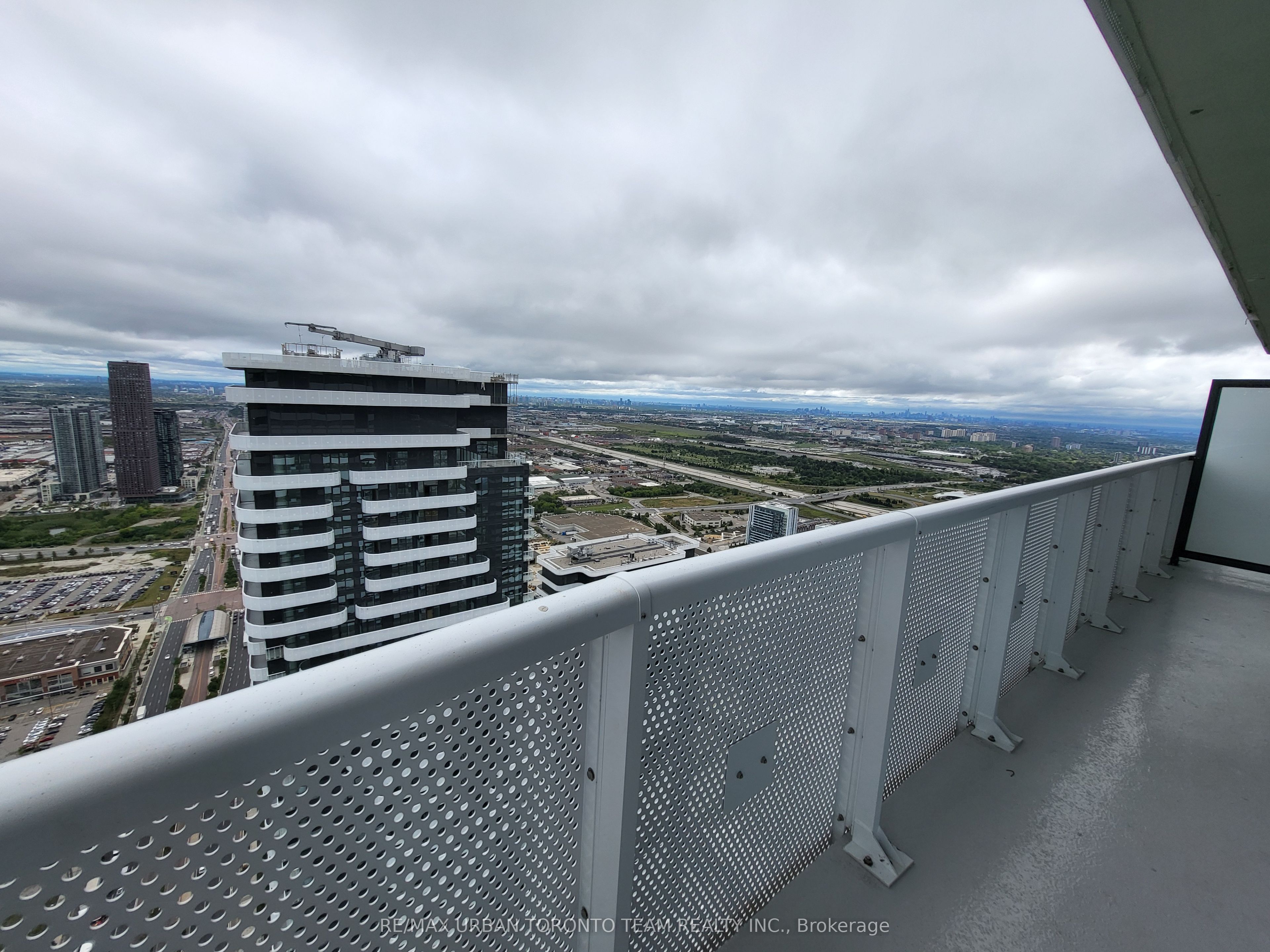 Unit 6515 - 225 Commerce Street, Vaughan 4