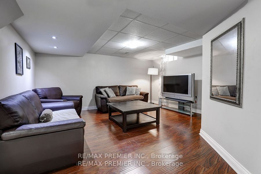 Unit Lower - 27 Giovanni Way, Vaughan 5