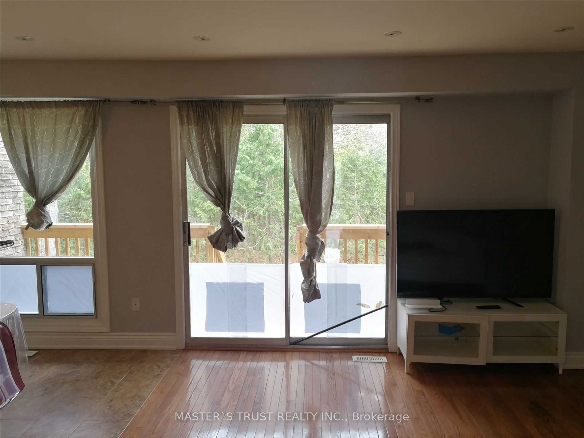 Unit 15 - 653 Village Parkway, Markham 3