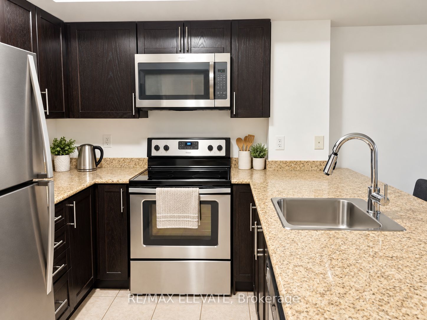 Unit 1214 - 11 Dunsheath Way, Markham 5