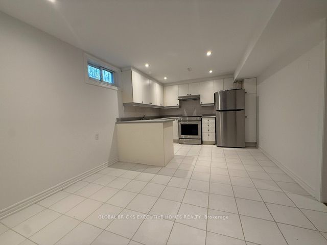 Unit Lower - 66 Foundry Crescent, Markham 5