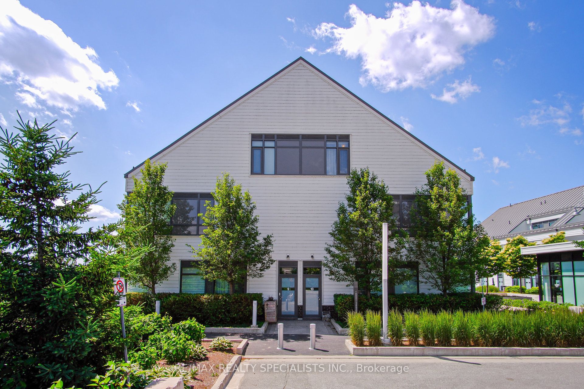 Unit 10 - 233 Broward Way, Innisfil 2
