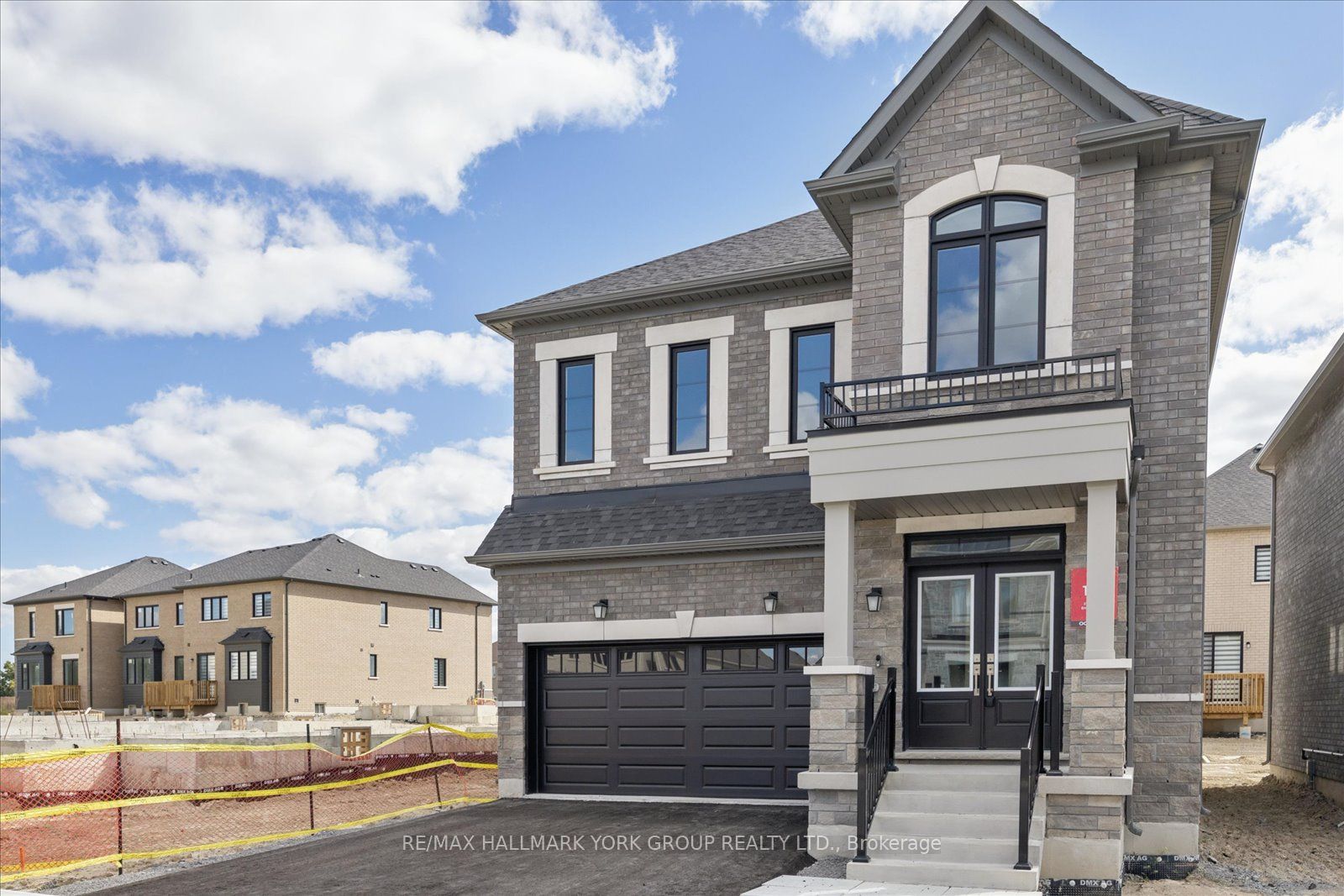 278 Walter English Drive, East Gwillimbury 2