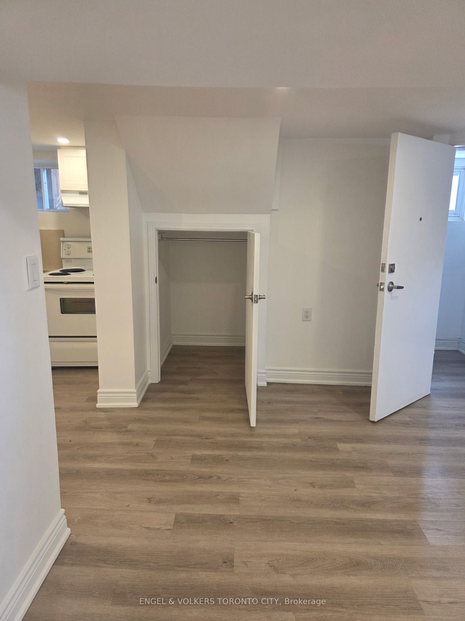 Unit Basement - 37 Newbury Drive, Newmarket 5