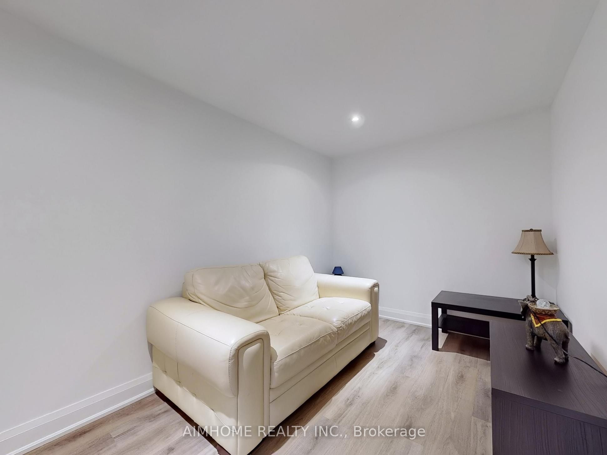 Unit Lower L - 51 Royal Orchard Boulevard, Markham 5