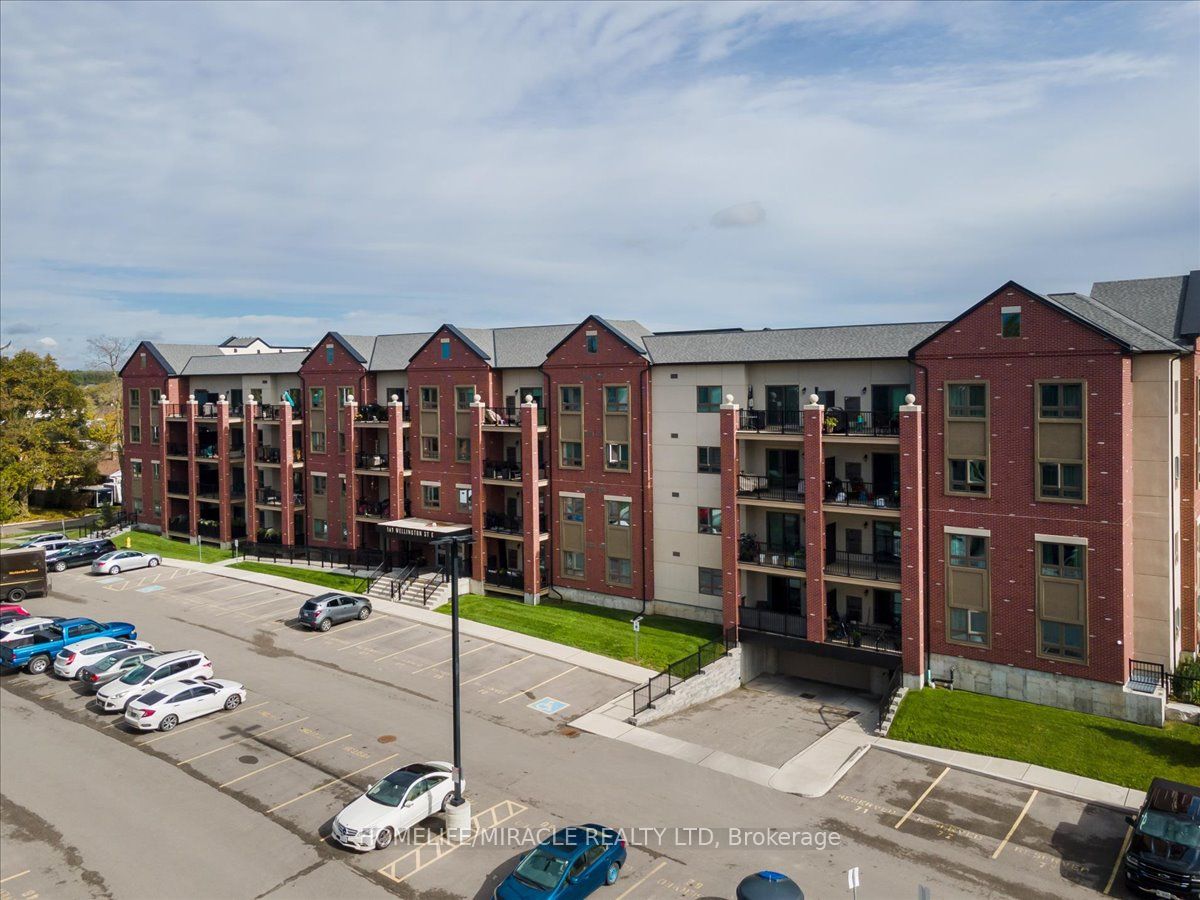 Unit 304 - 161 Wellington Street E, New Tecumseth 2