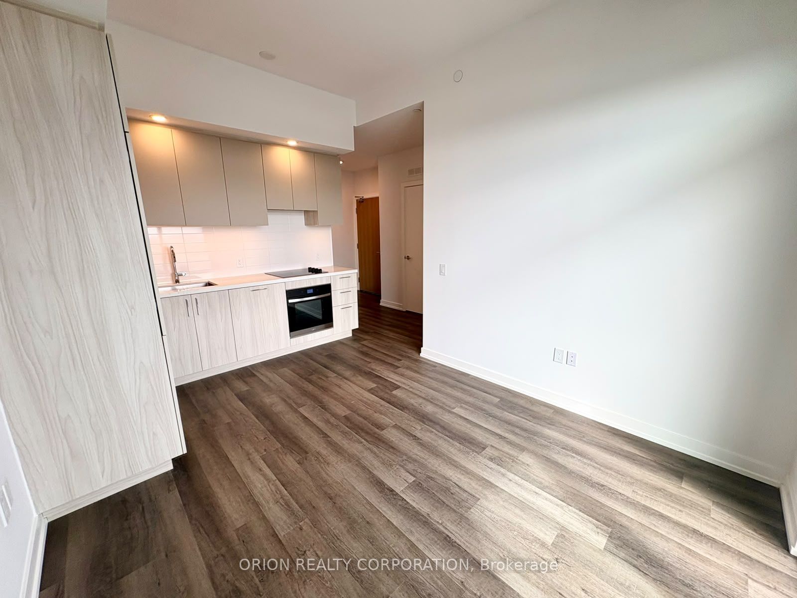 Unit 1912 - 21 Meadowdale Road, Vaughan 3