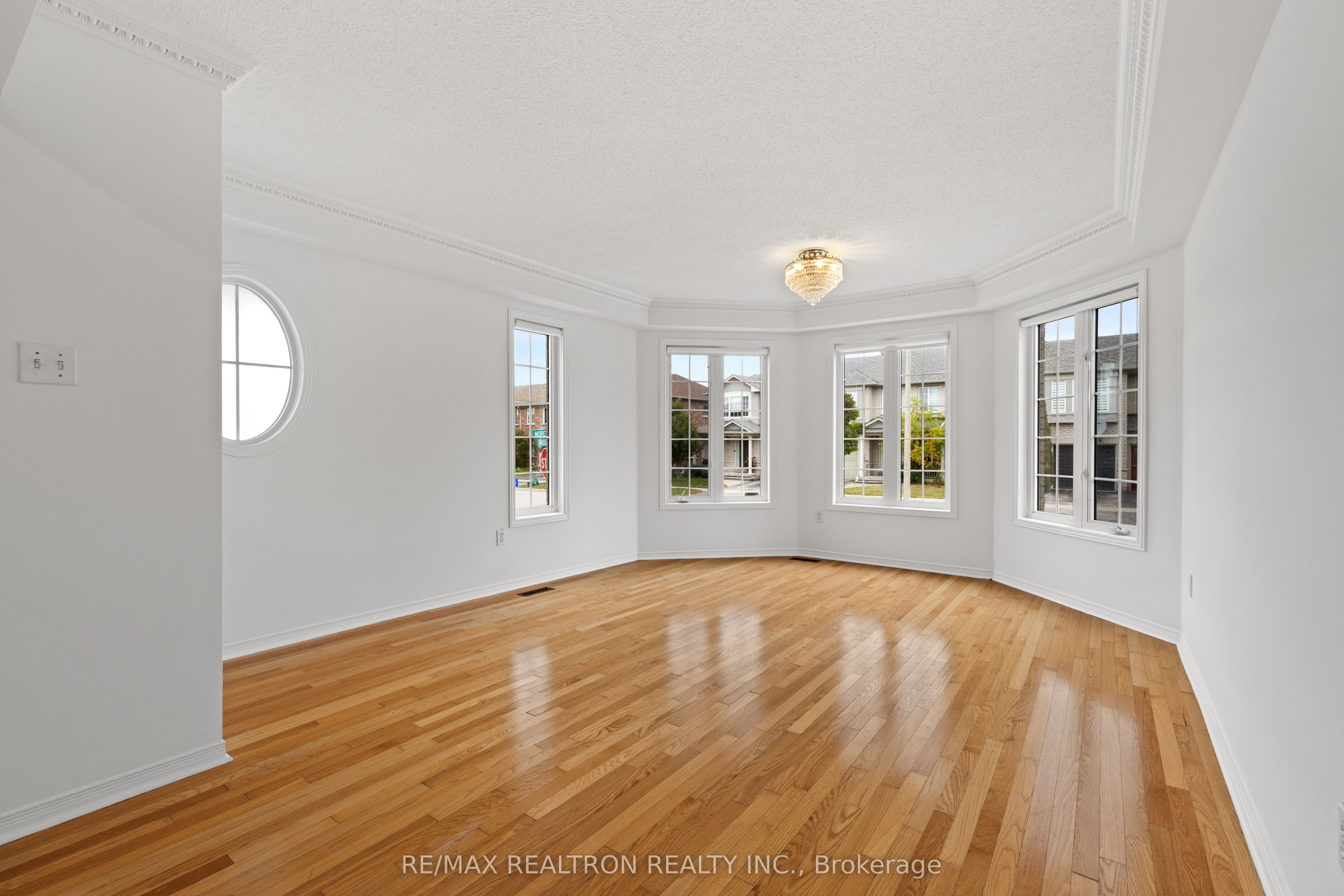 55 Grassland Avenue, Richmond Hill 5