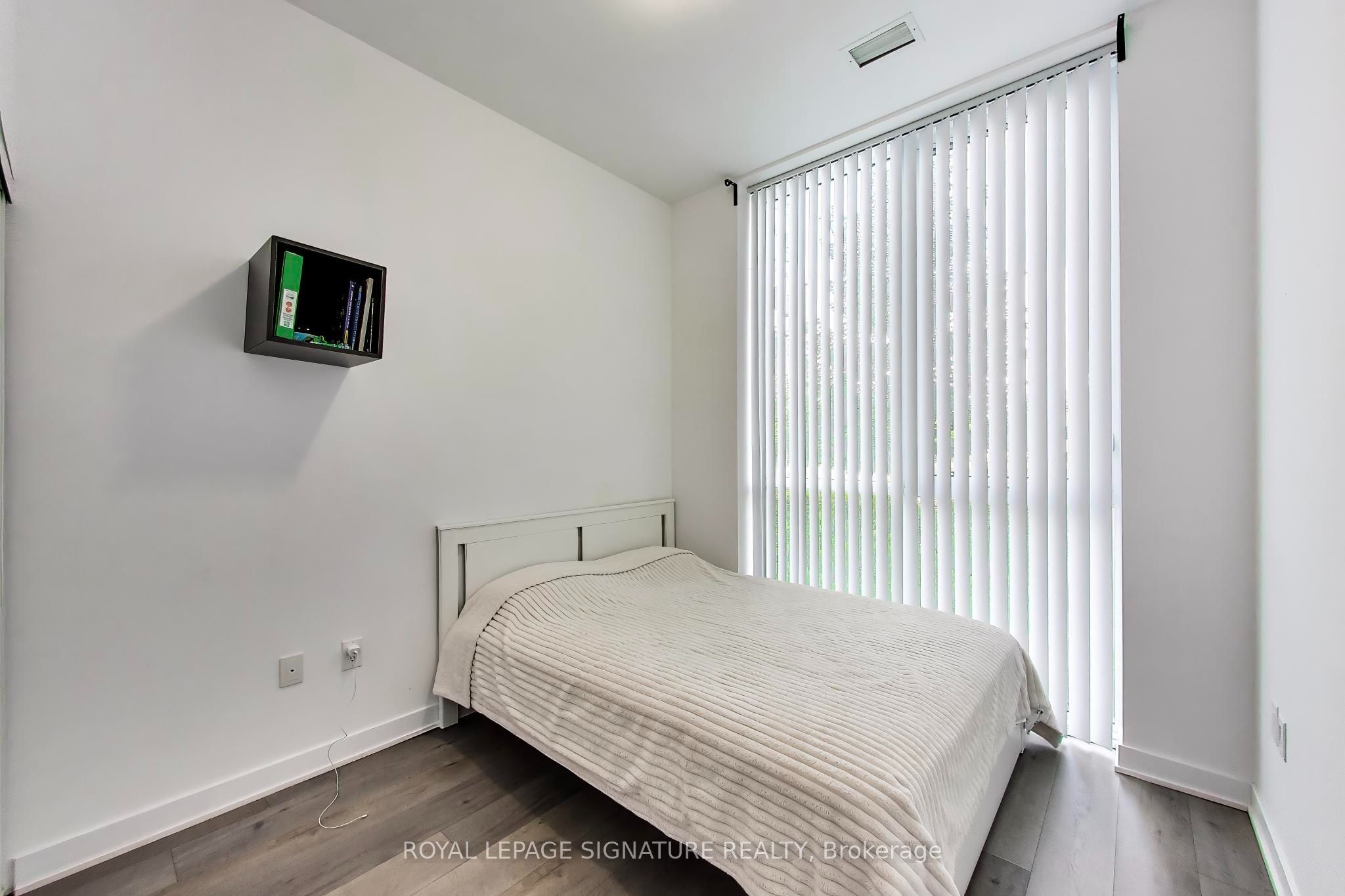 Unit 105 - 60 Honeycrisp Crescent, Vaughan 5