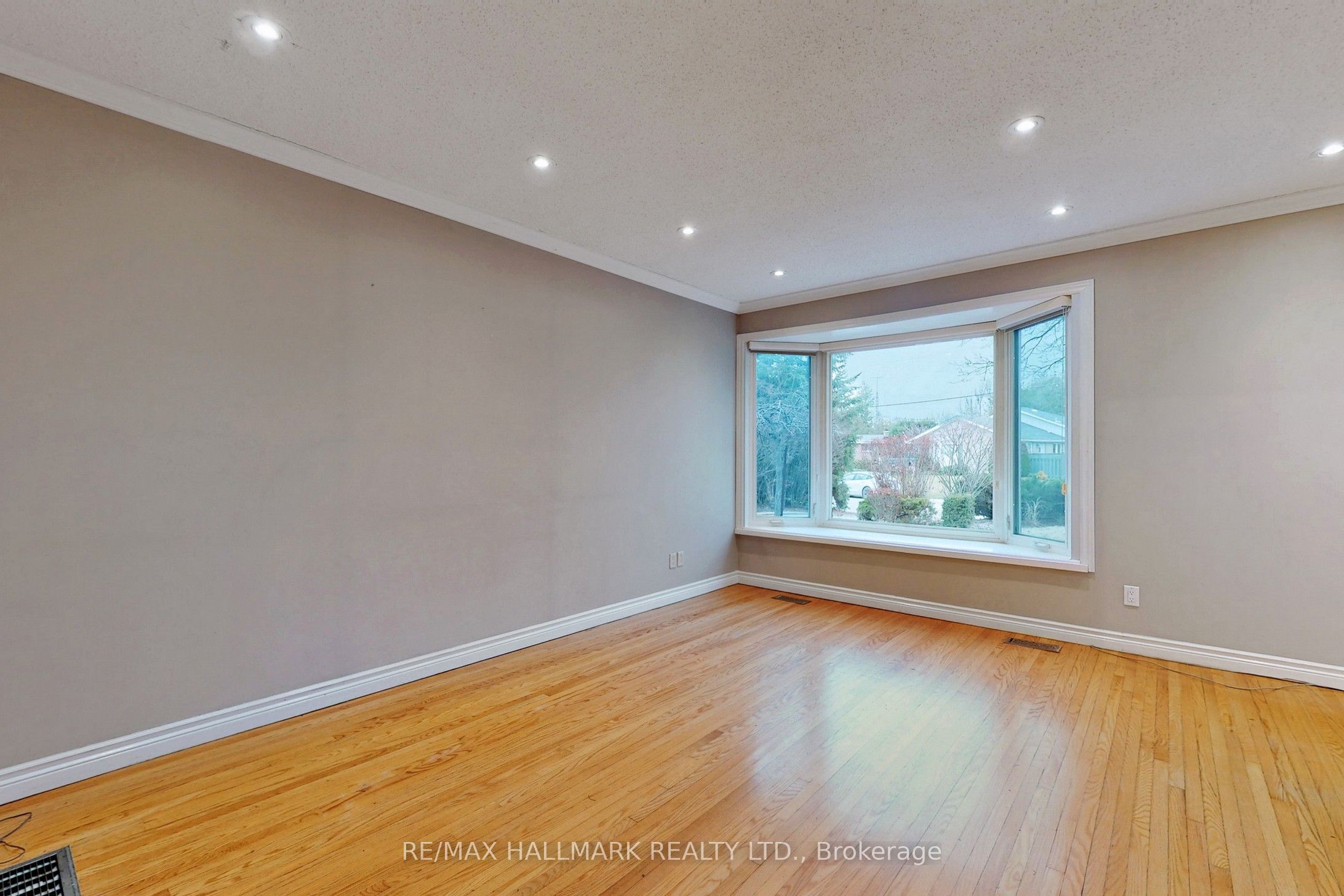 16 Knowles Crescent, Aurora 3