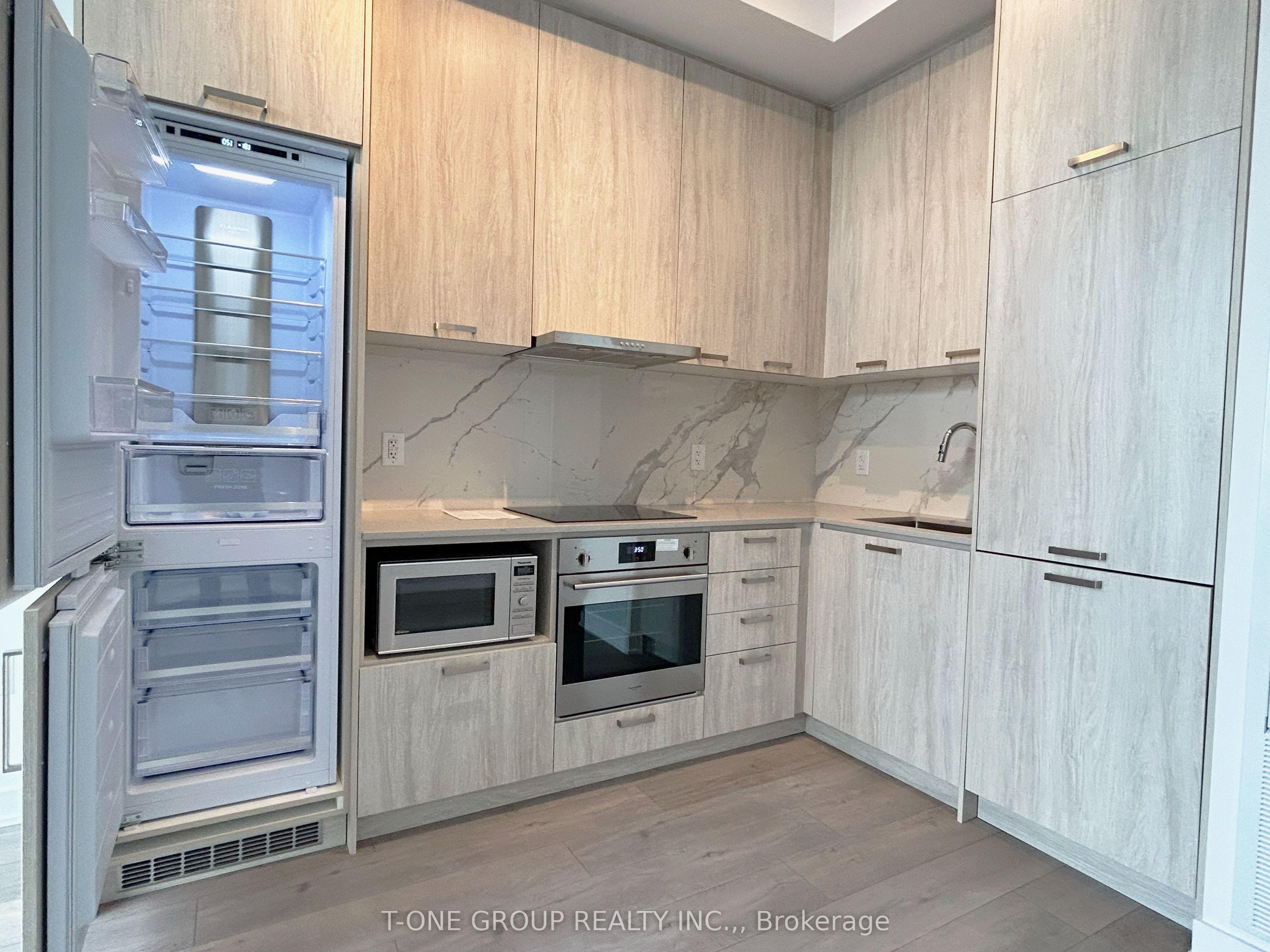 Unit 312 - 38 Honeycrisp Crescent, Vaughan 5
