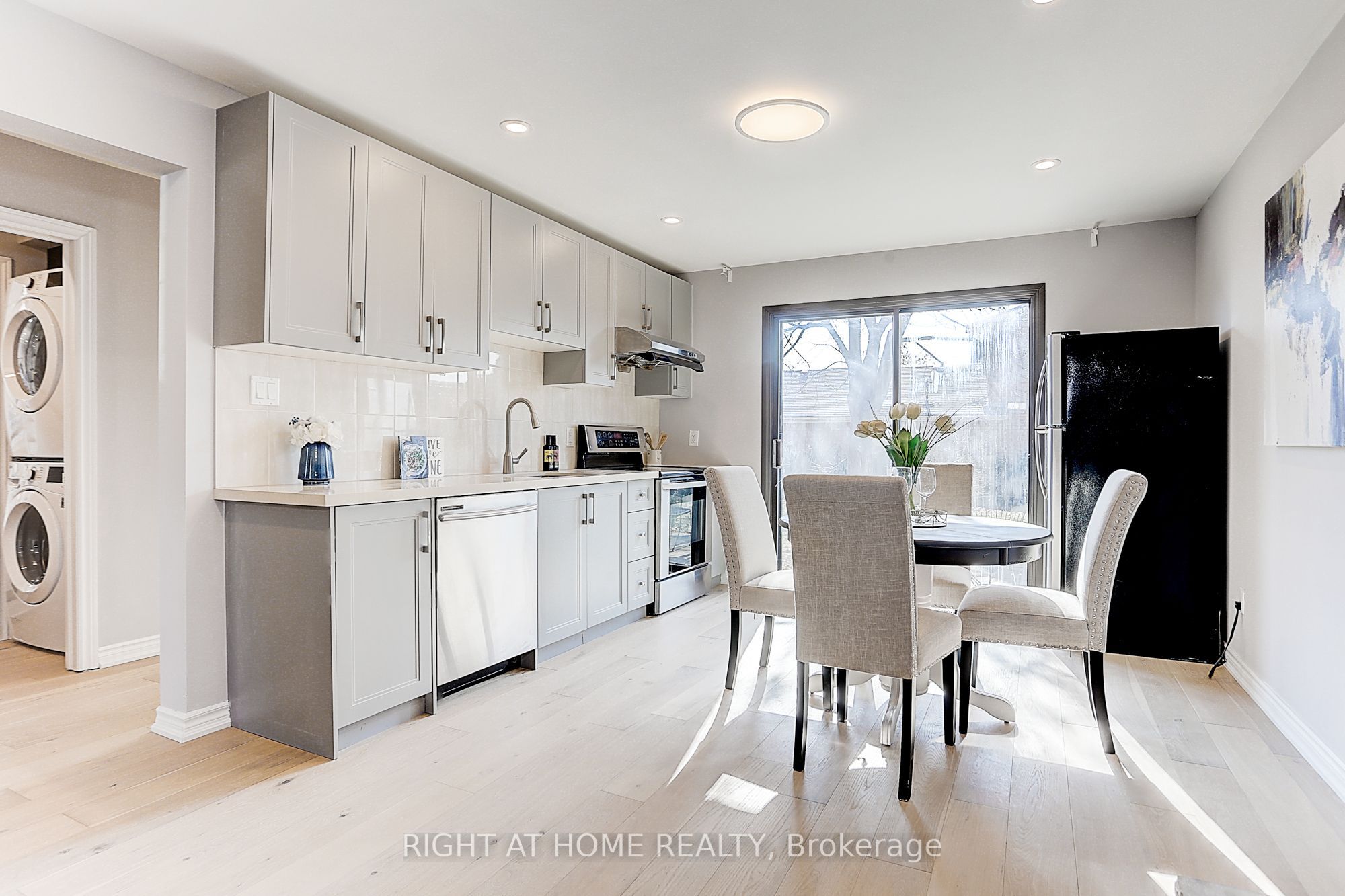 Unit Ground Unit - 87 Stockdale Crescent, Richmond Hill 2