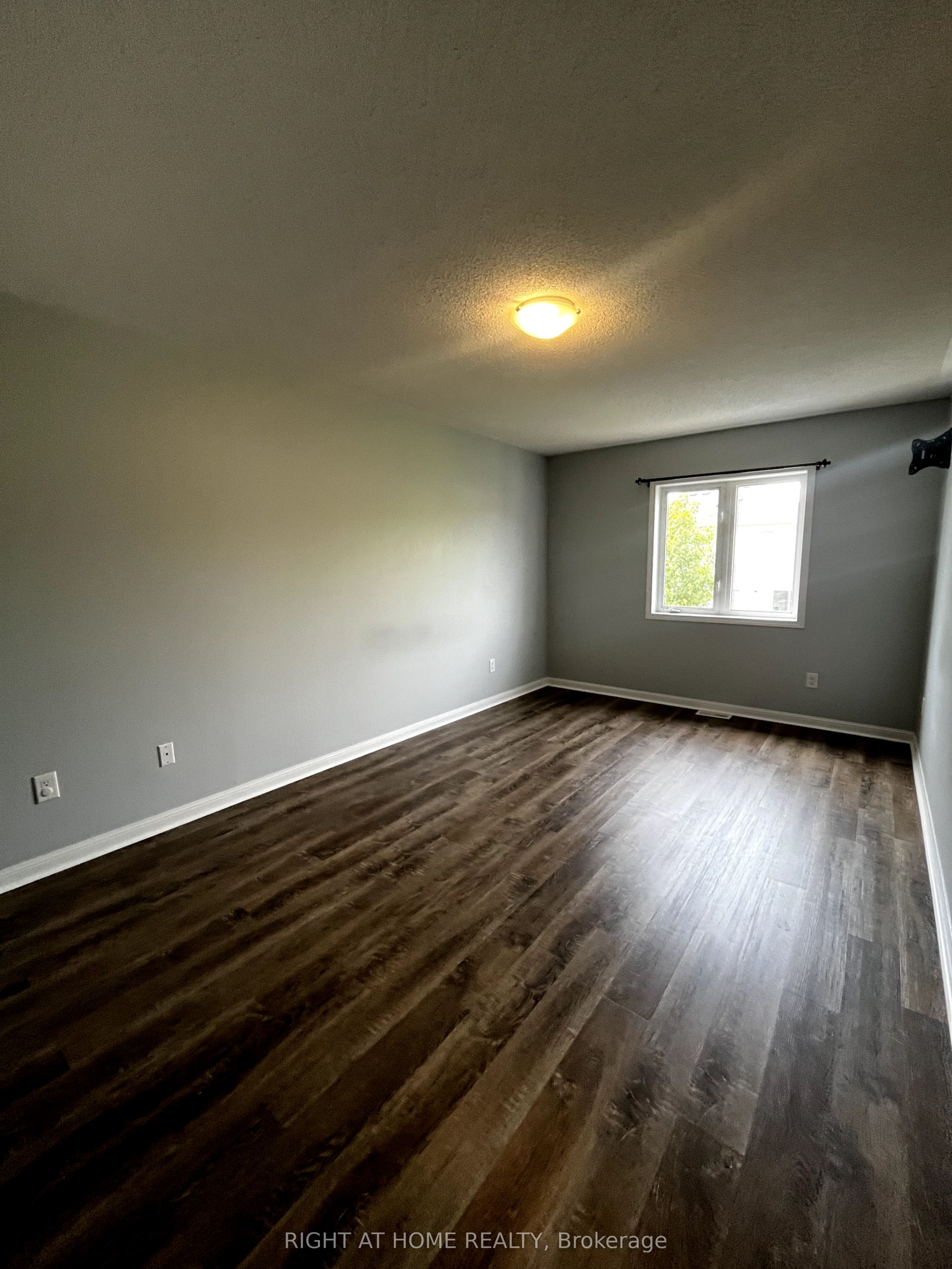 Unit Unit 1 - 116 Maplewood Drive, Essa 5