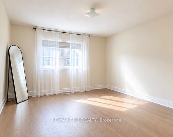 38 Wyndham Circle, Georgina 5
