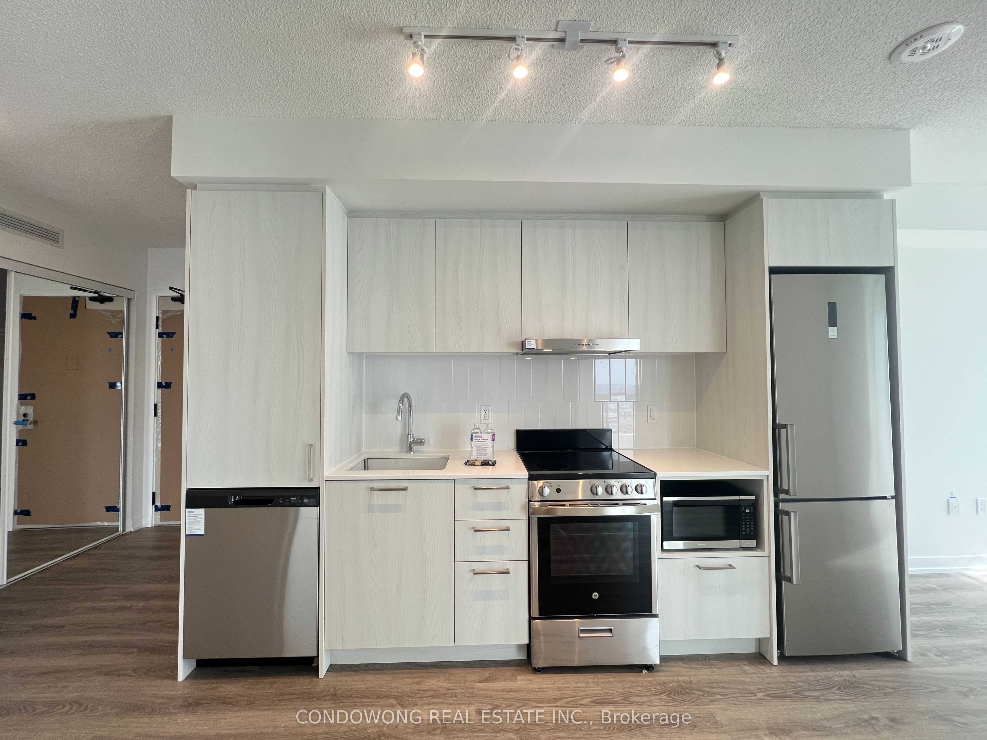 Unit 4006 - 195 Commerce Street, Vaughan 5