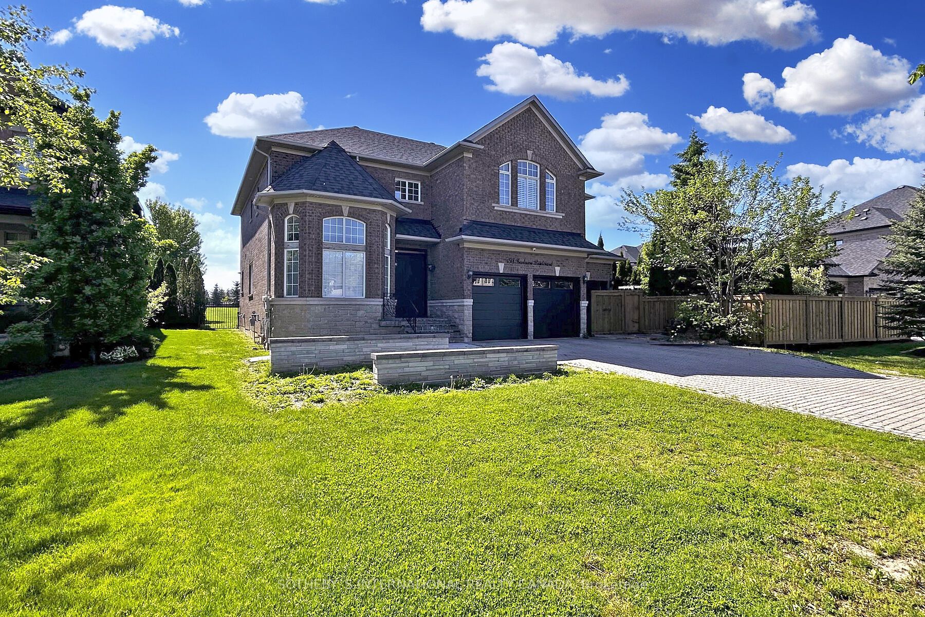 198 Treelawn Blvd, Vaughan, Ontario L0J1C0 For Sale HouseSigma