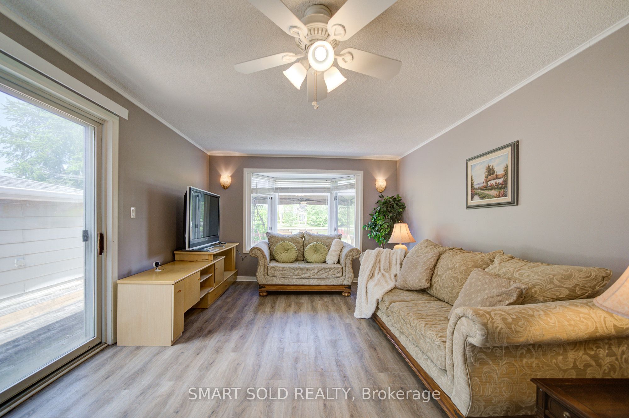 75 Lake Avenue, Ramara 4