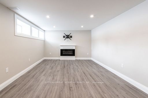 240 Wellington Street E, Barrie 2
