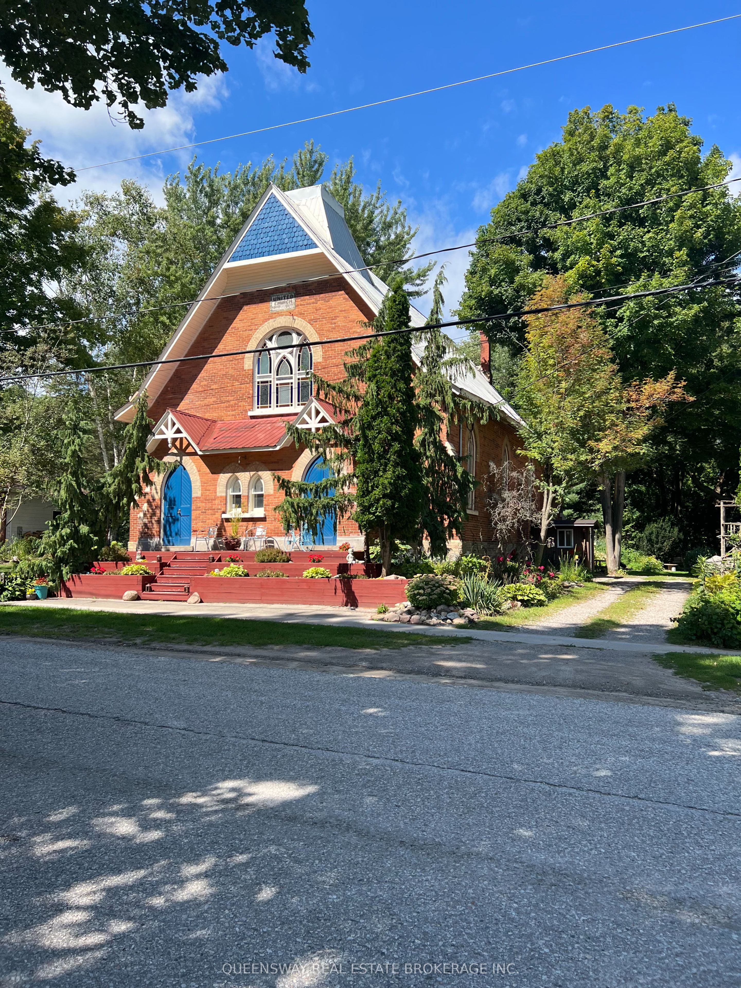 10 Mill Street W, Springwater 2