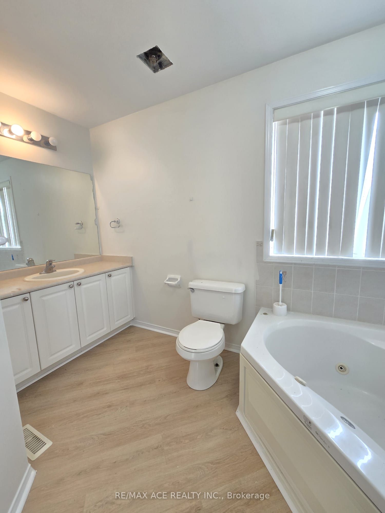 Unit Main - 48 Ambler Bay, Barrie 5