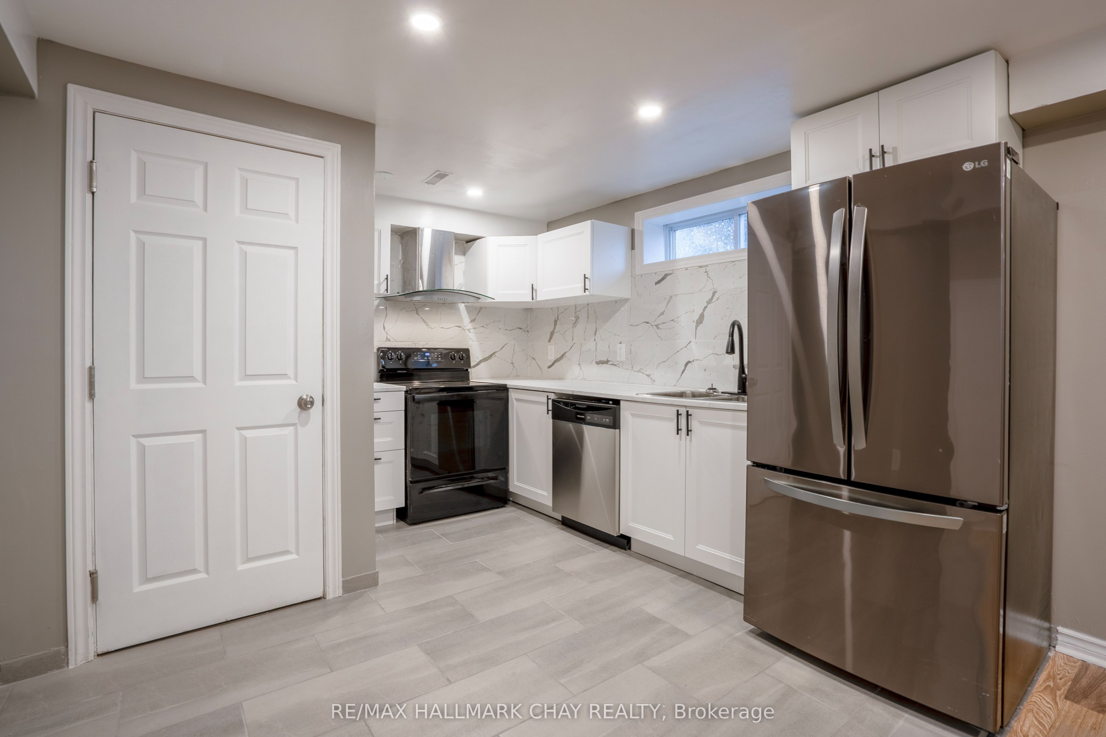 Unit Basement - 61 Neelands Street, Barrie 2