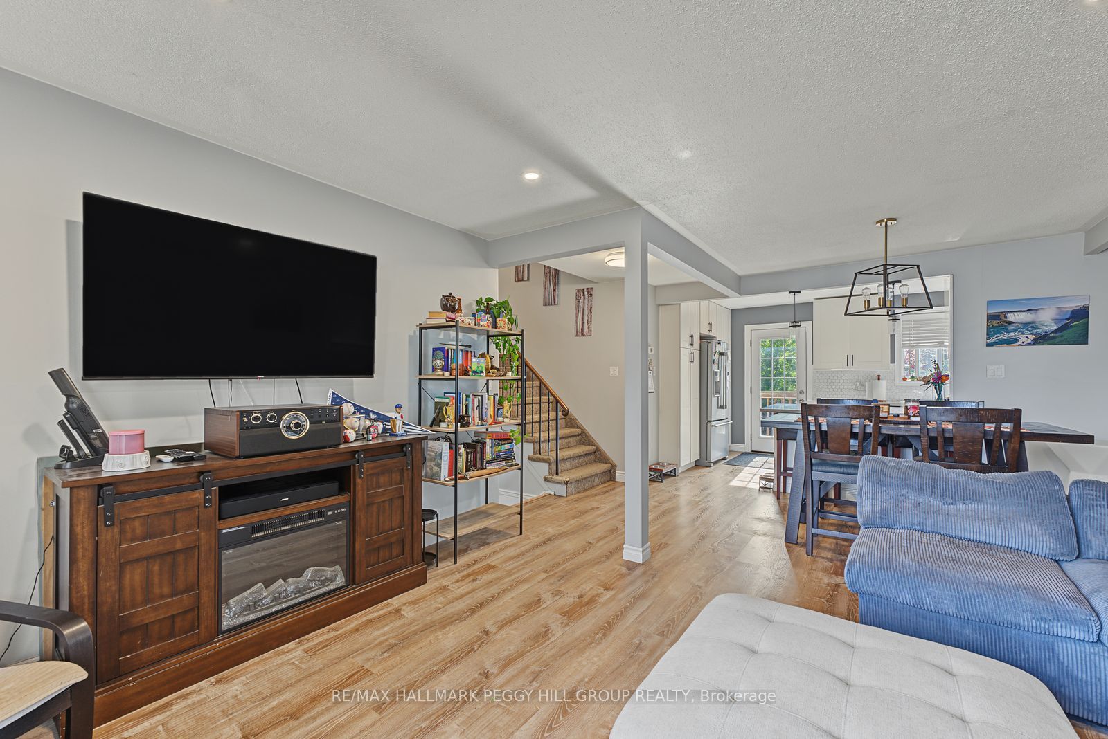 Unit Upper - 9 Baker Crescent, Barrie 5