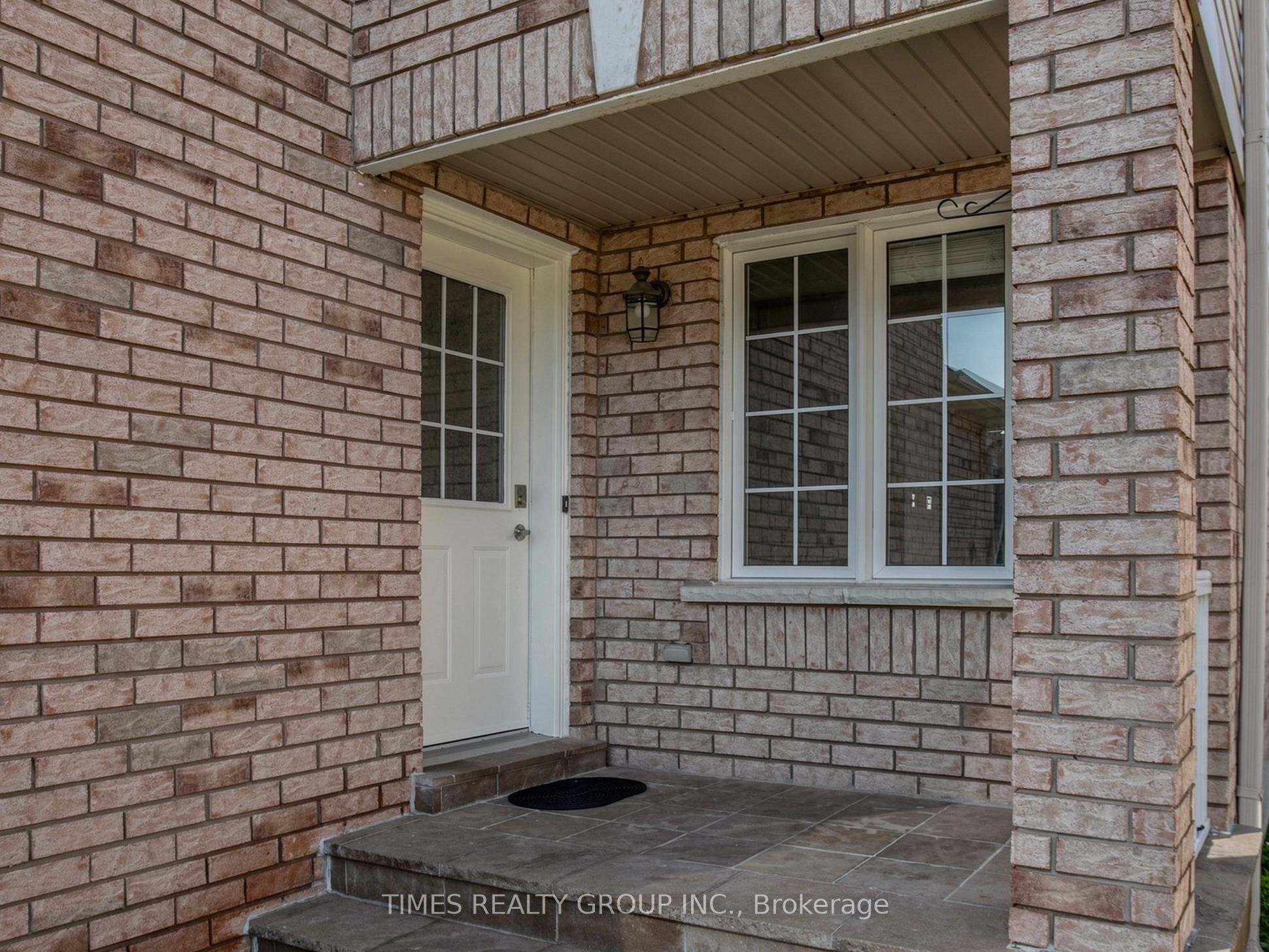 46 Ridwell Street, Barrie 2