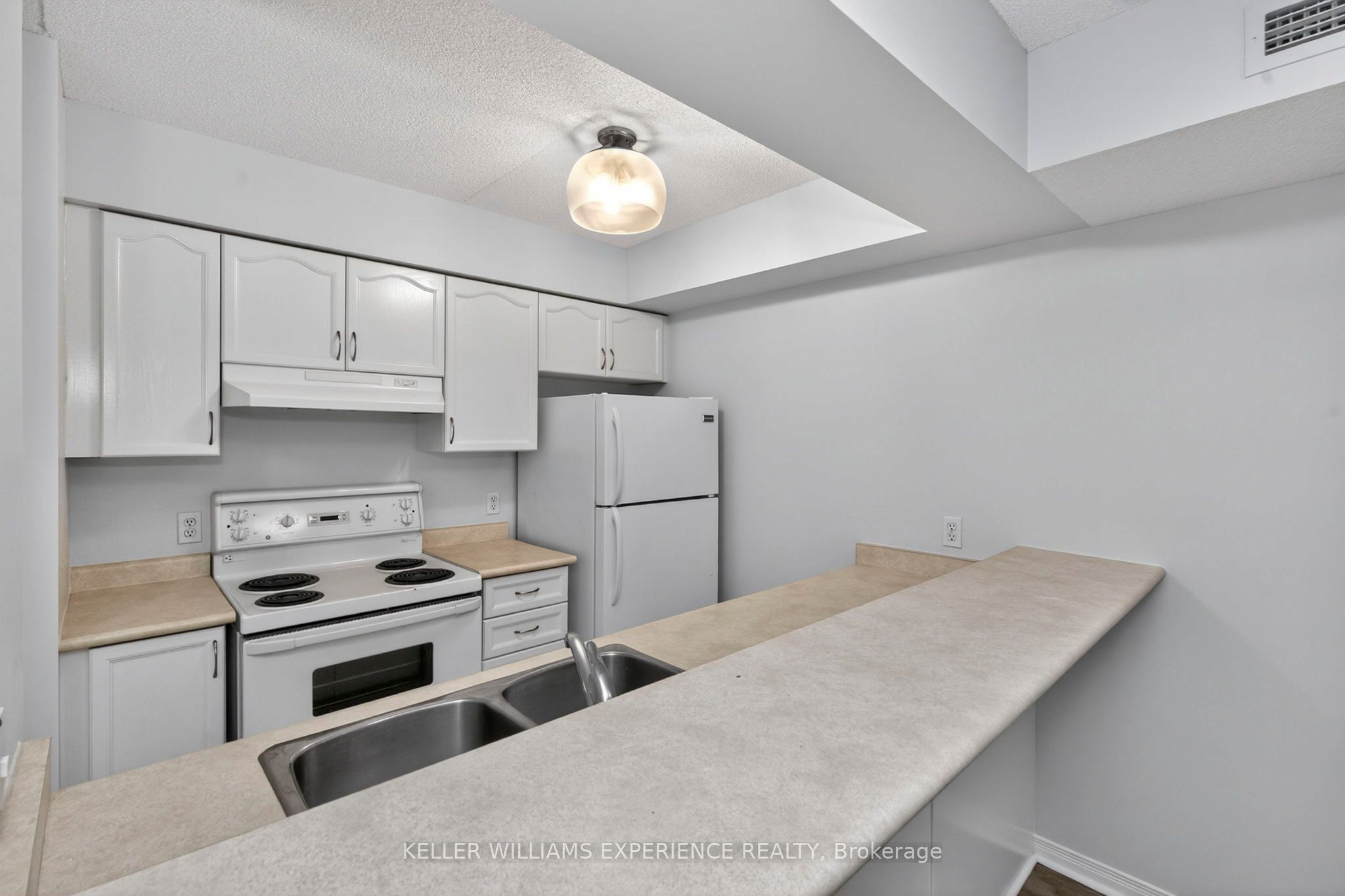 Unit 208 - 107 Bond Street, Orillia 5