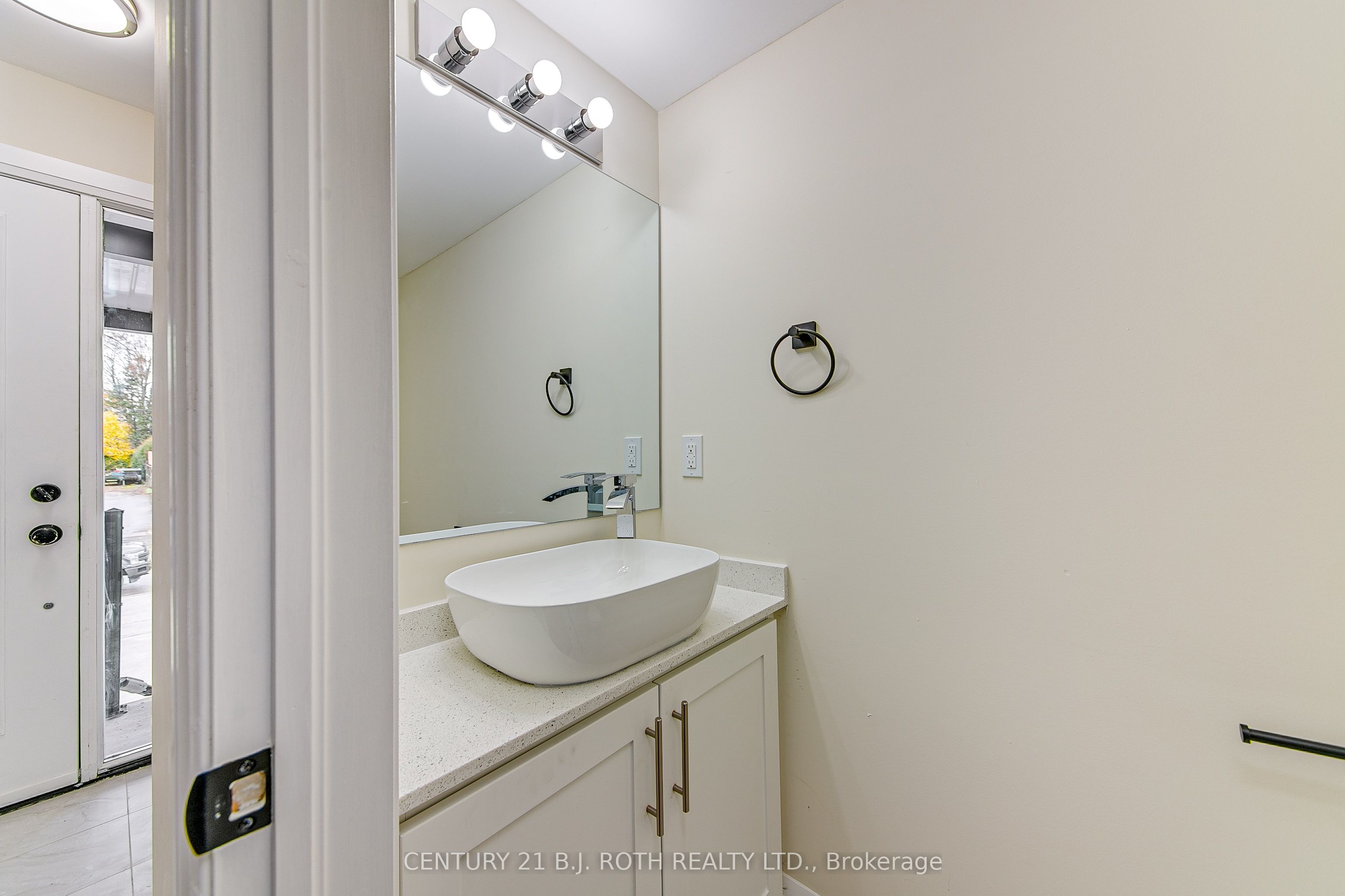 Unit 6 - 98 Peel Street, Barrie 4