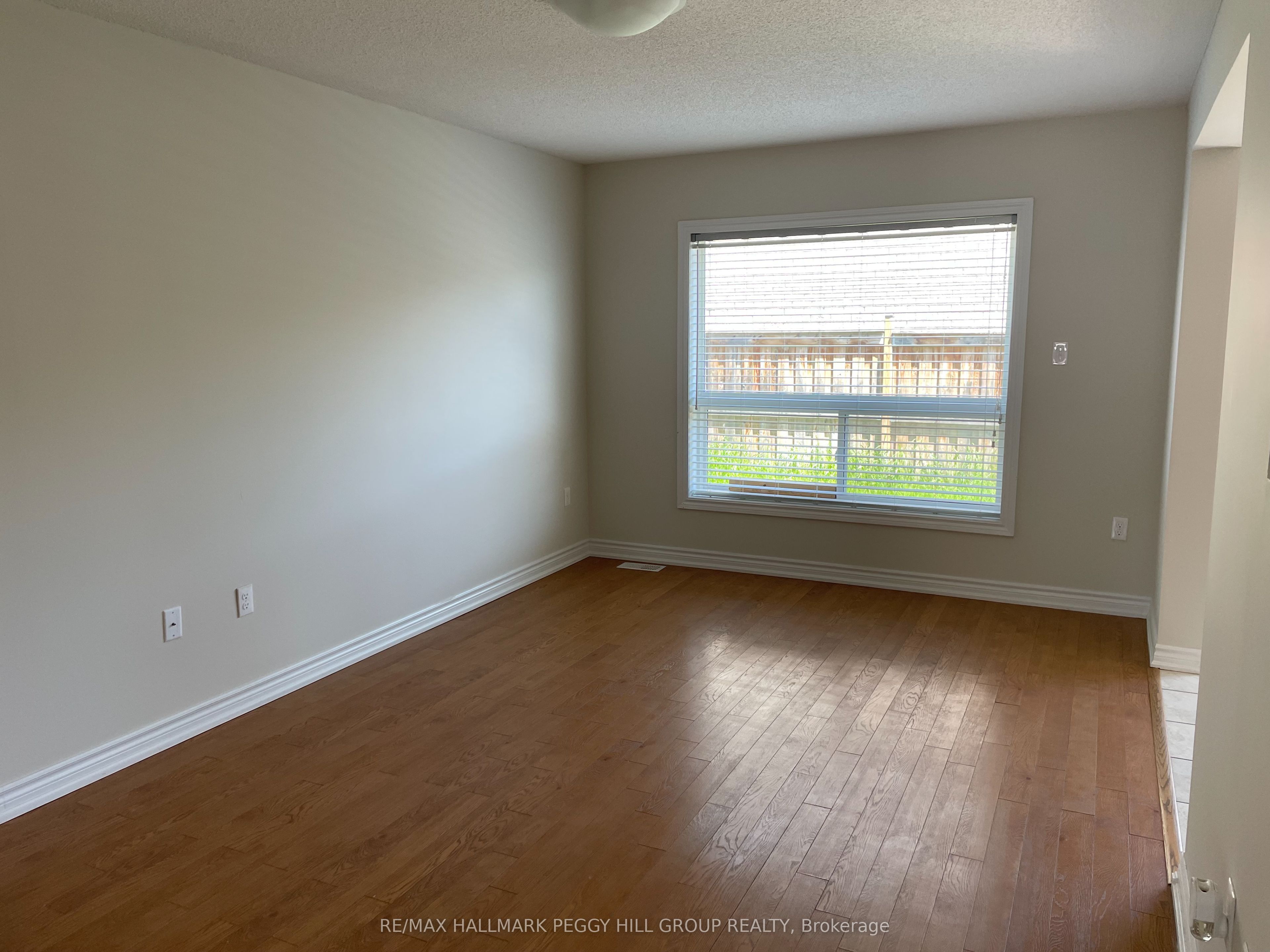 20 Crew Court, Barrie 2