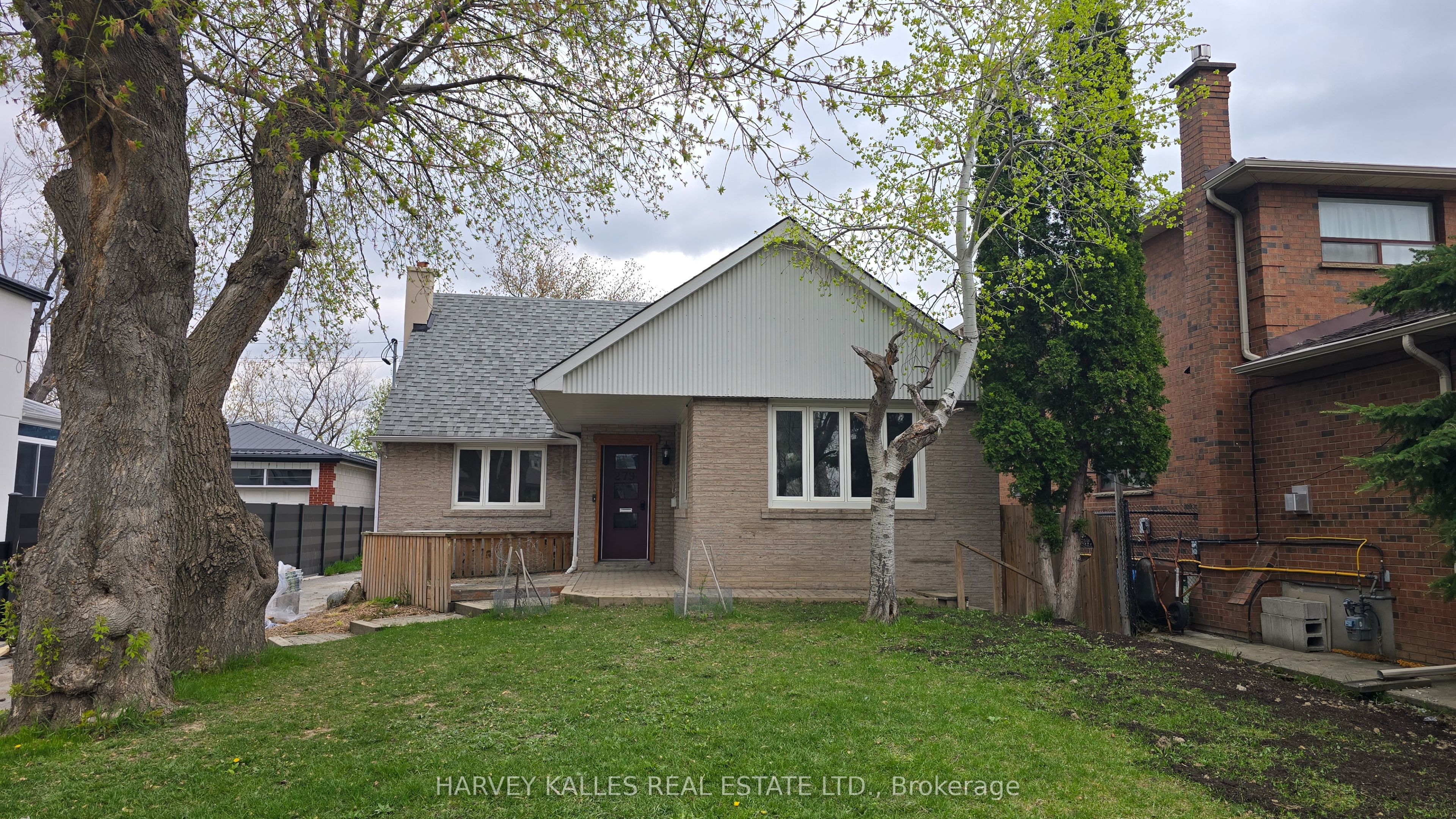 Unit Upper - 279 Cornelius Parkway, North York 2
