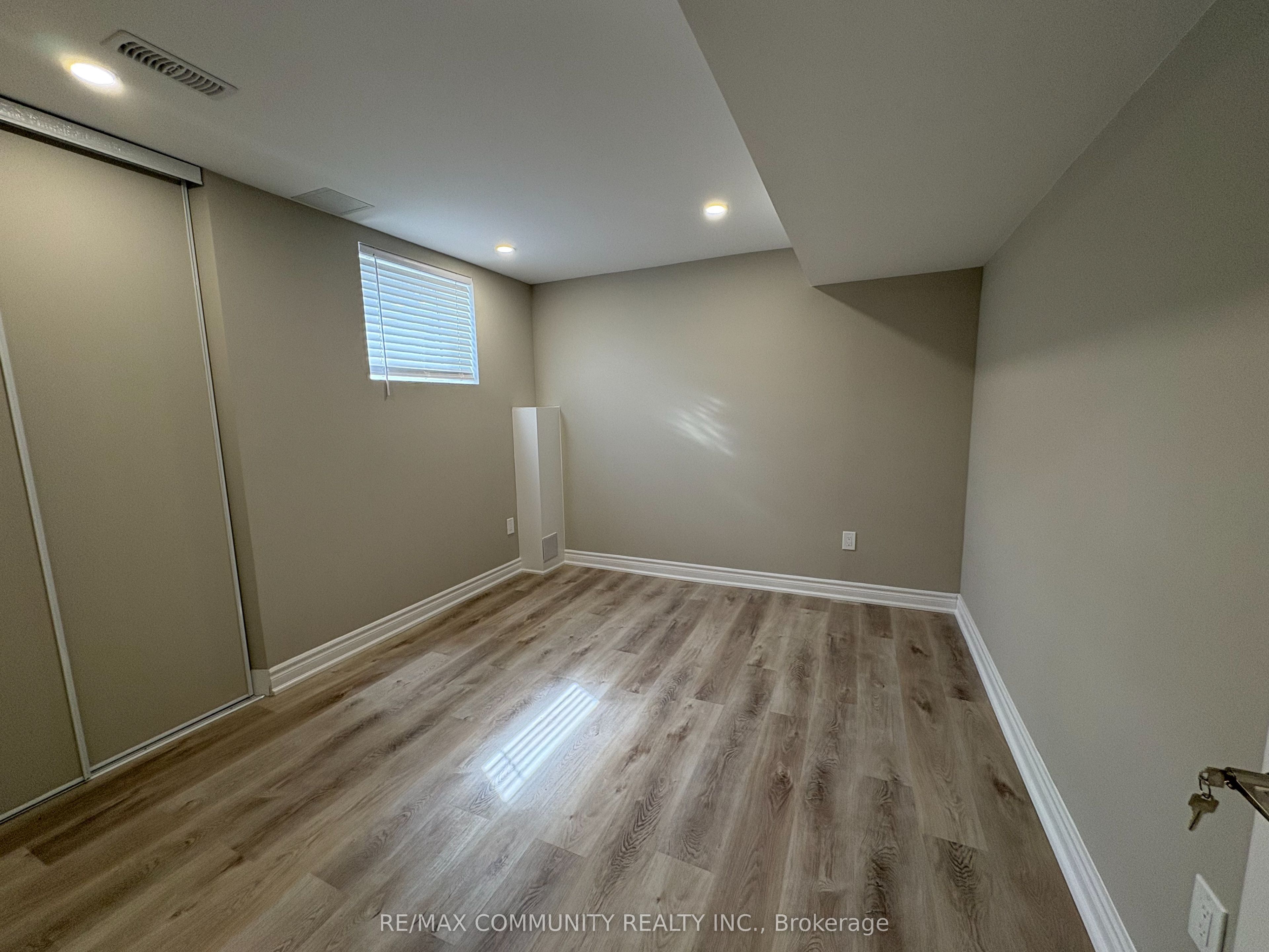 60 Saint Hubert Drive, Brampton 5
