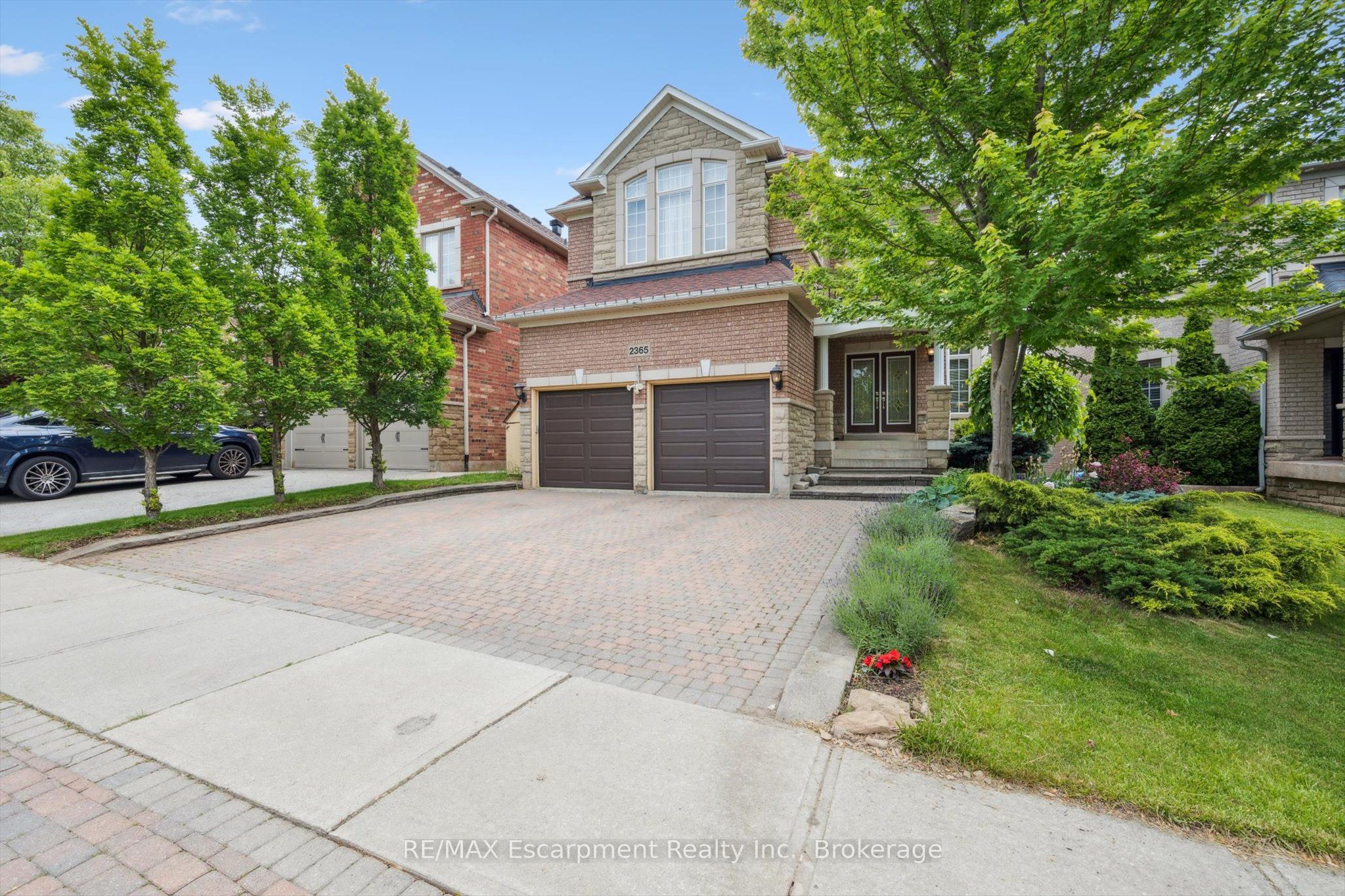 2365 Hertfordshire Way, Oakville 3