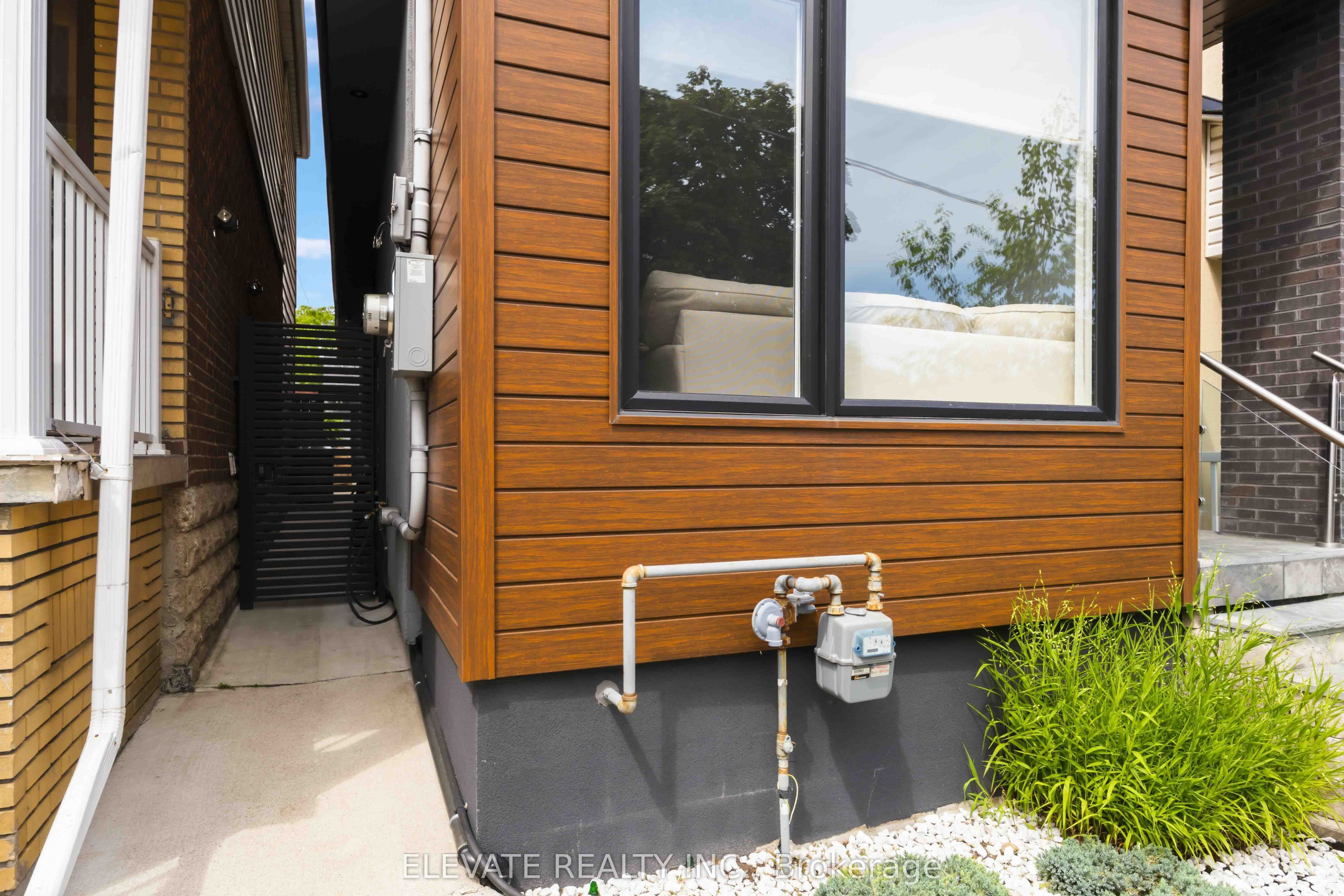 Unit Basement - 220 Gilbert Avenue, Toronto 2