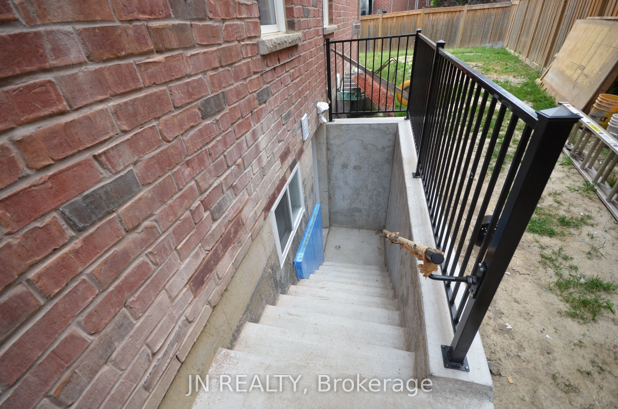 Unit Lower - 34 McEchearn Crescent, Brampton 3