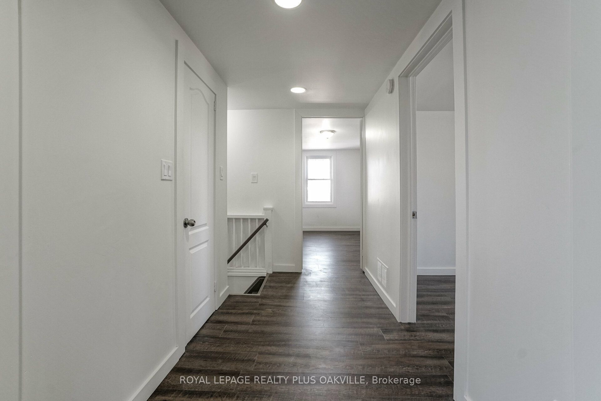 Unit 2 - 564 Lyons Lane, Oakville 5