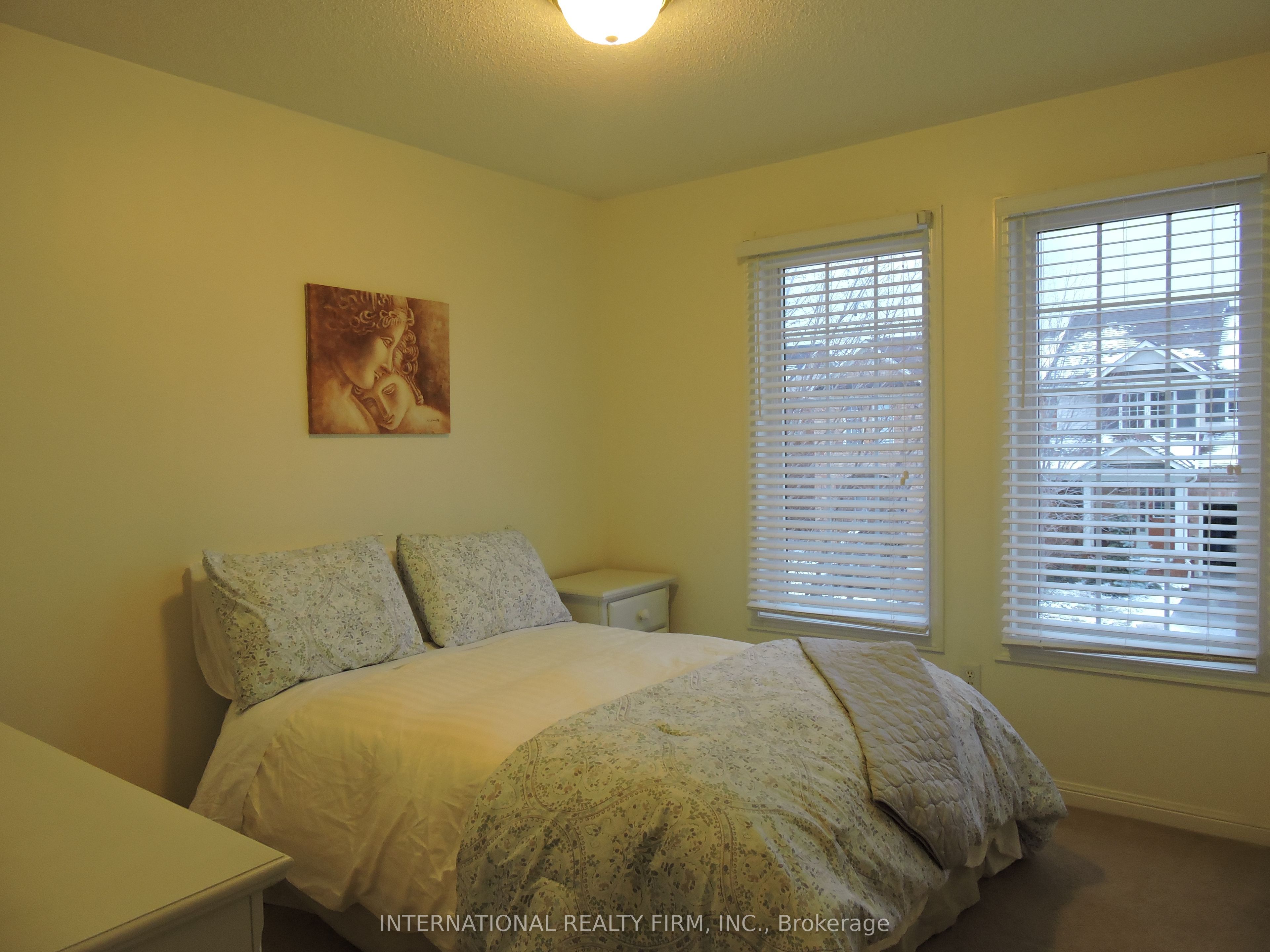 2453 Baintree Crescent, Oakville 4