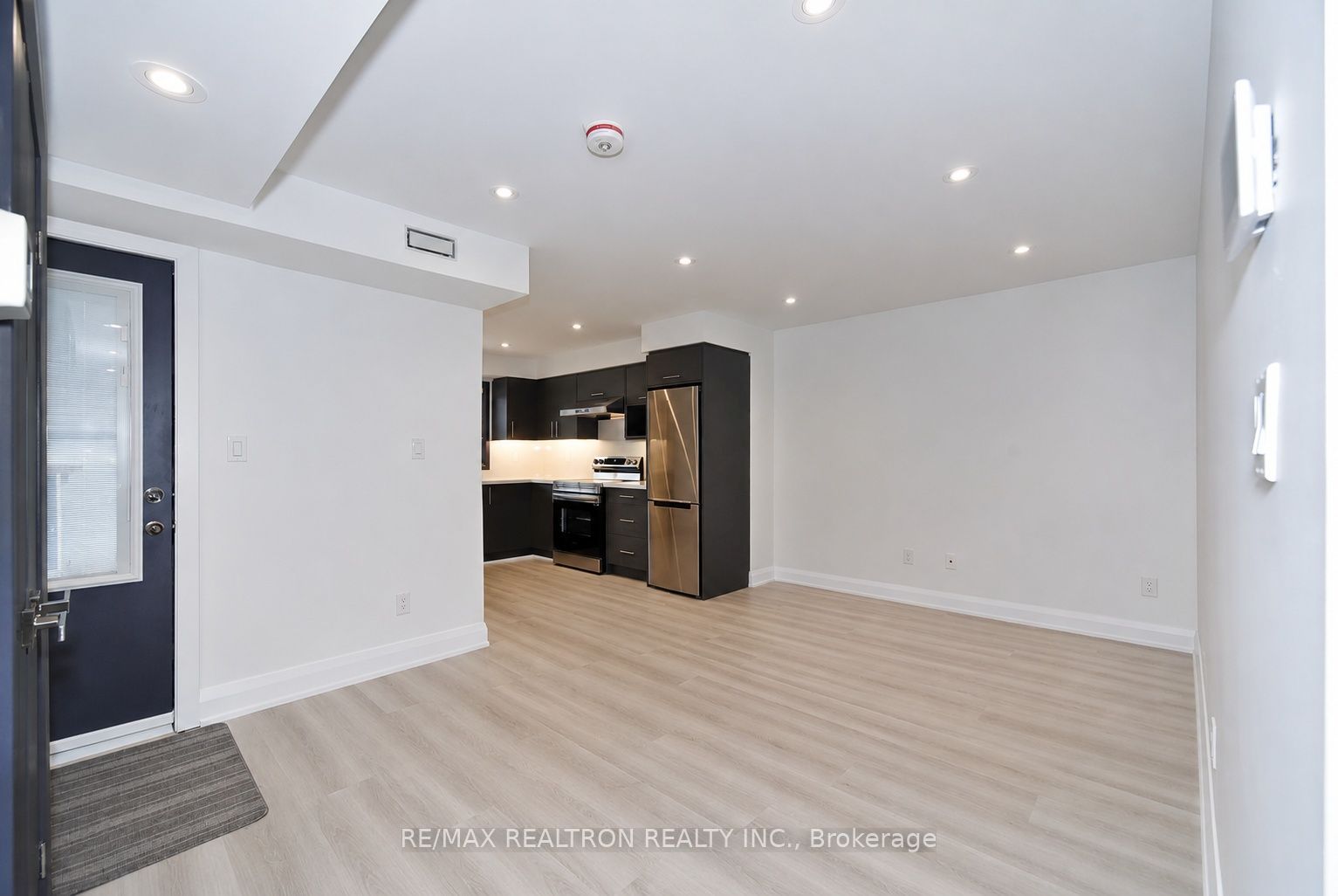 Unit 4 - 230 Boon Avenue, Toronto 3