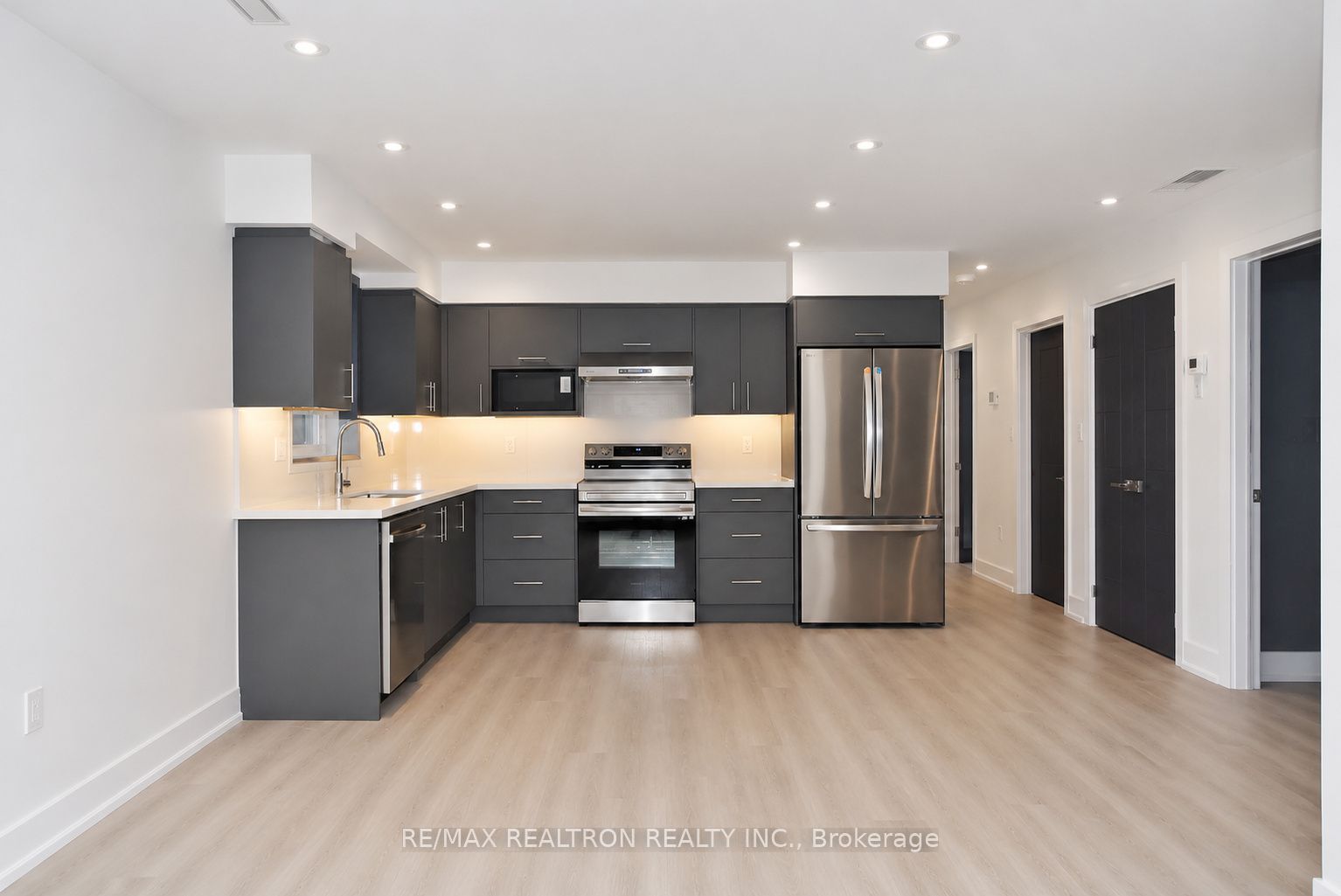 Unit 5 - 230 Boon Avenue, Toronto 4