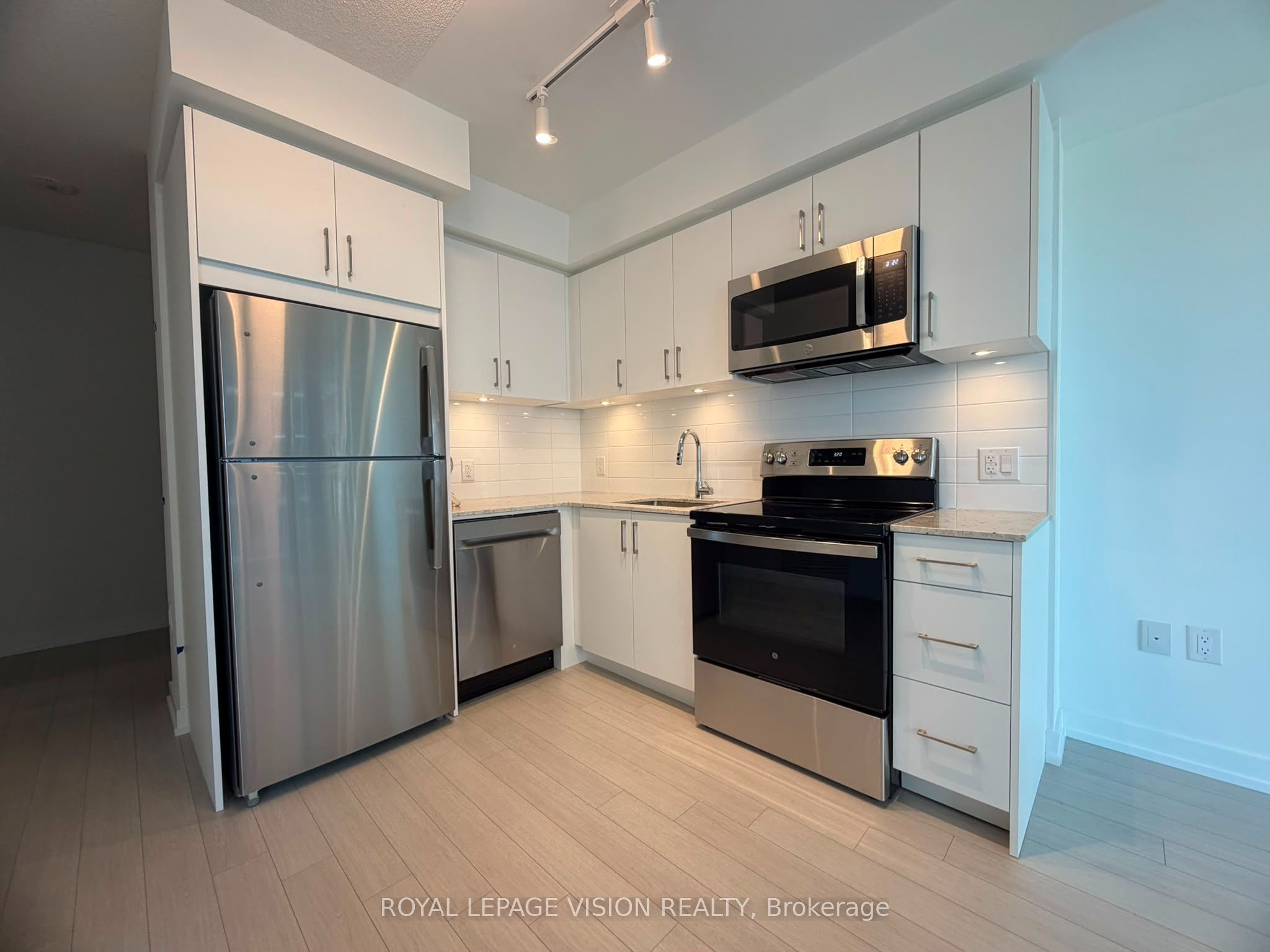 Unit 1112 - 4010 Eglinton Avenue W, Etobicoke 2