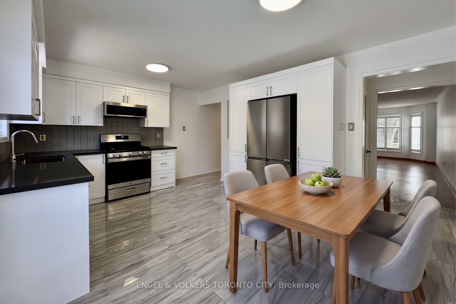 2052 Oak Bliss Crescent, Oakville 3