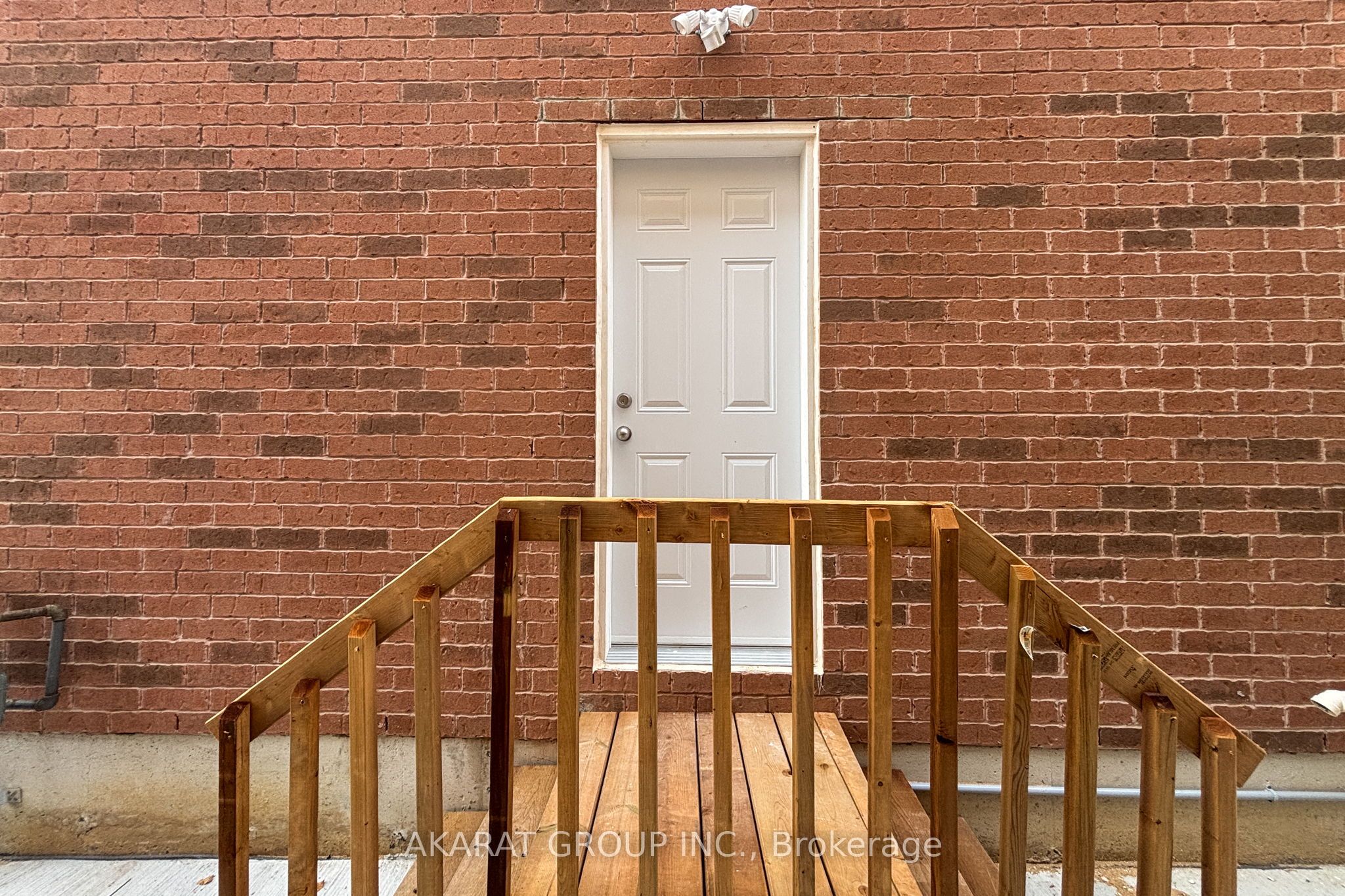 Unit Basement Apt - 5463 Fudge Terrace, Mississauga 2