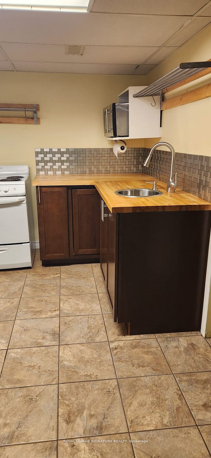 Unit Lower - 9 Mohawk Avenue, Mississauga 4