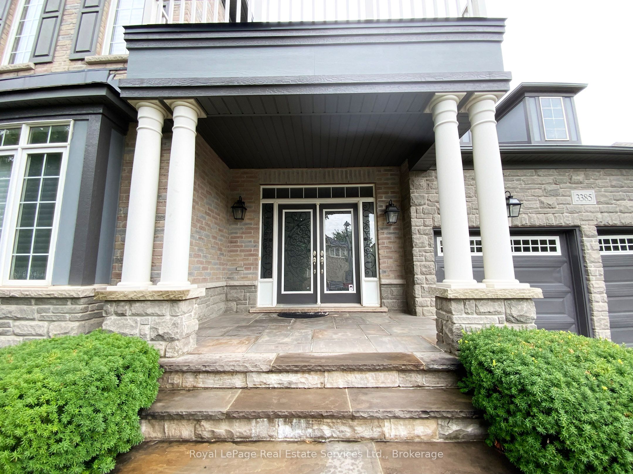 3385 Liptay Avenue, Oakville 2