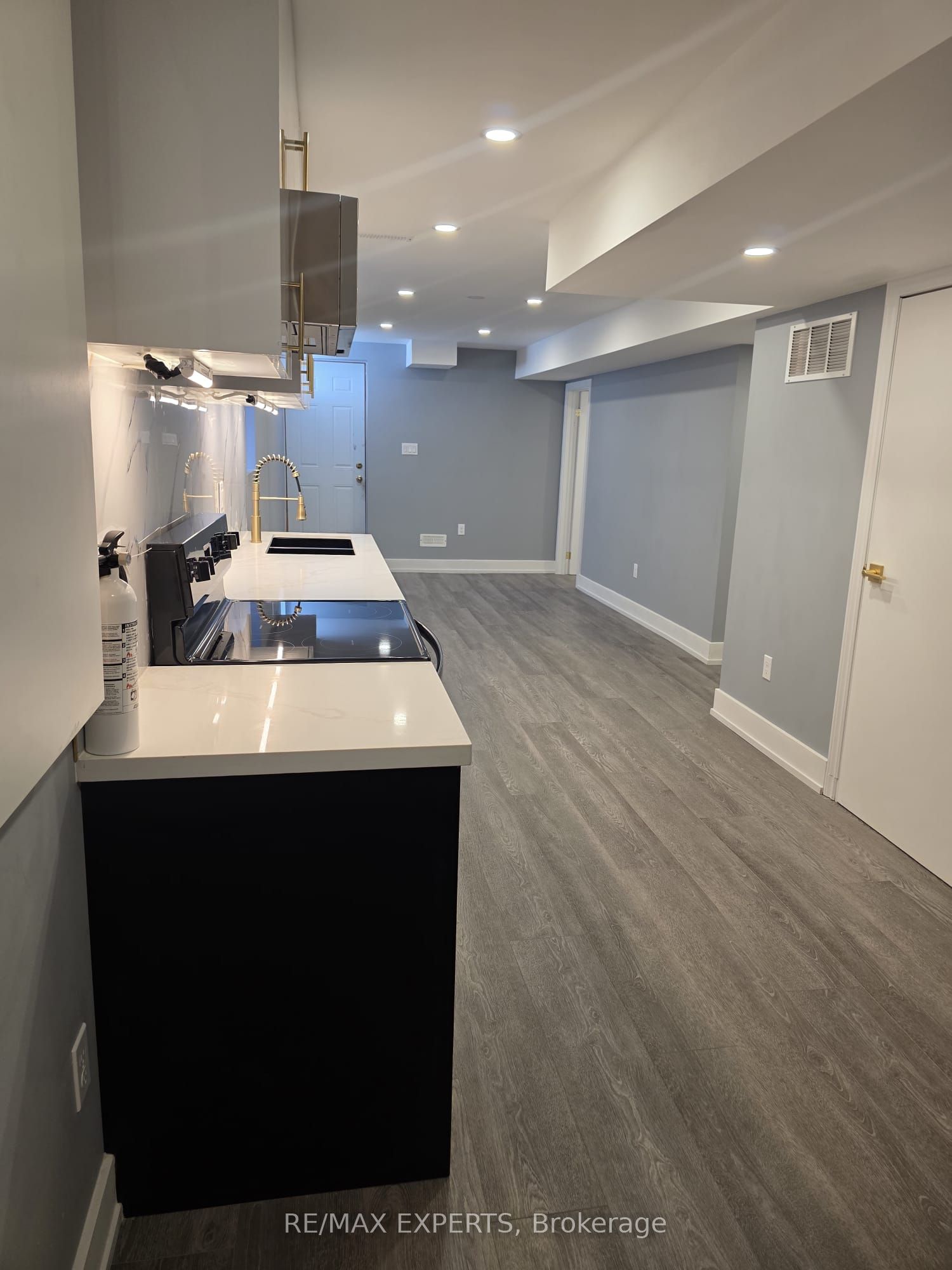 Unit Bsmt - 3 Appleaire Crescent, Brampton 2