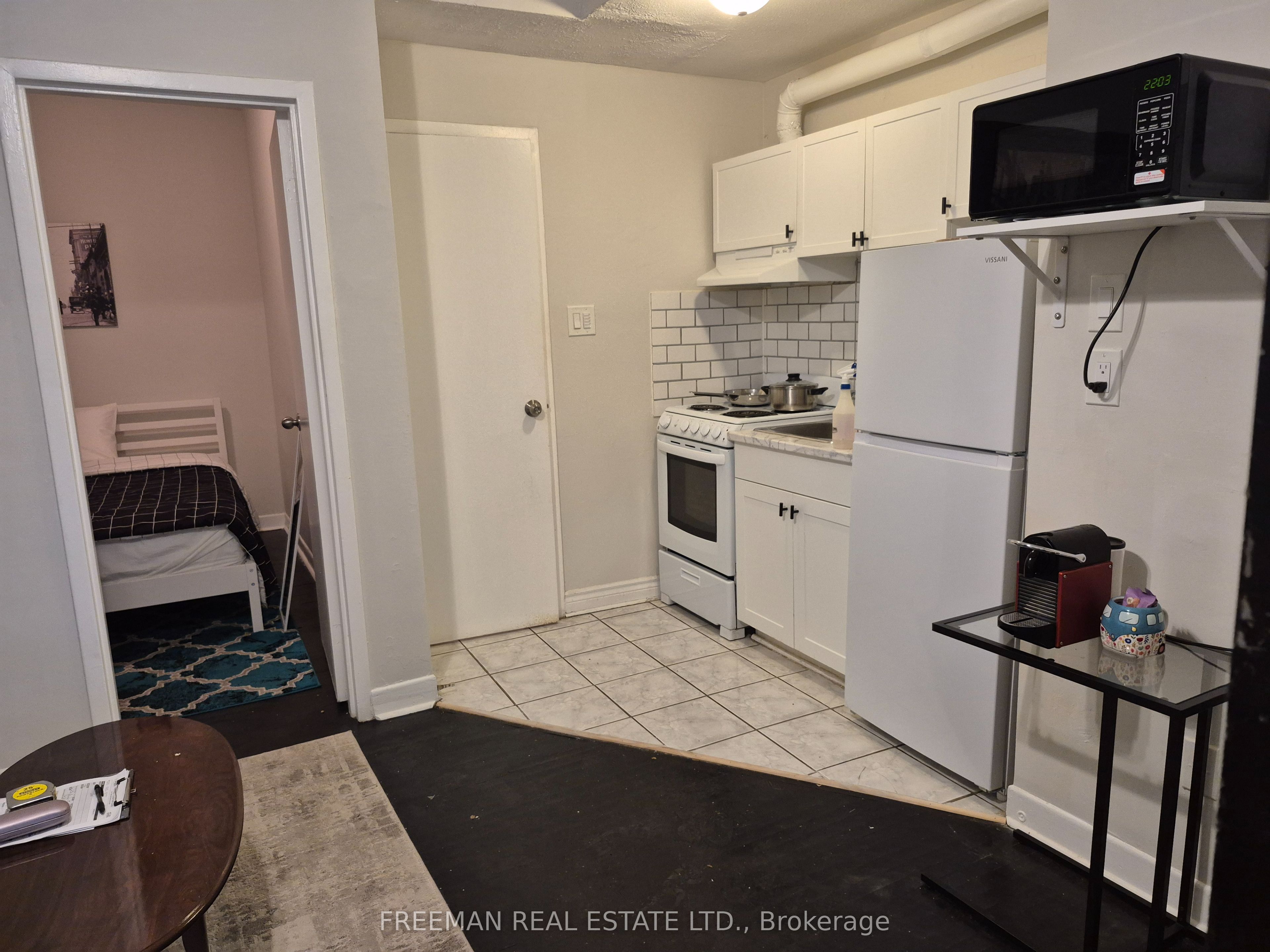 Unit 204 - 158 Dowling Avenue, Toronto 5