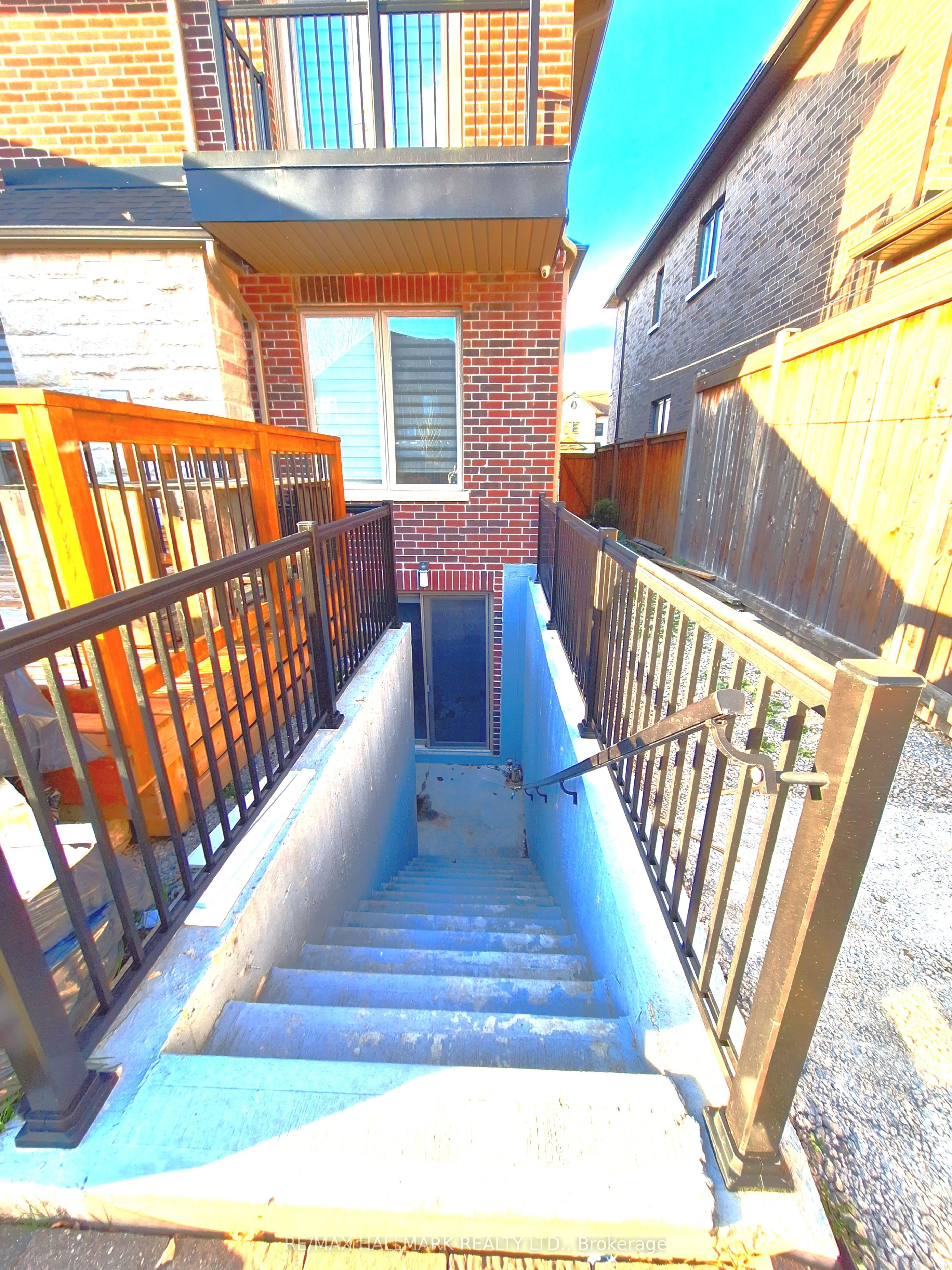 Unit LOWER - 38 Harrison Avenue, Mississauga 4