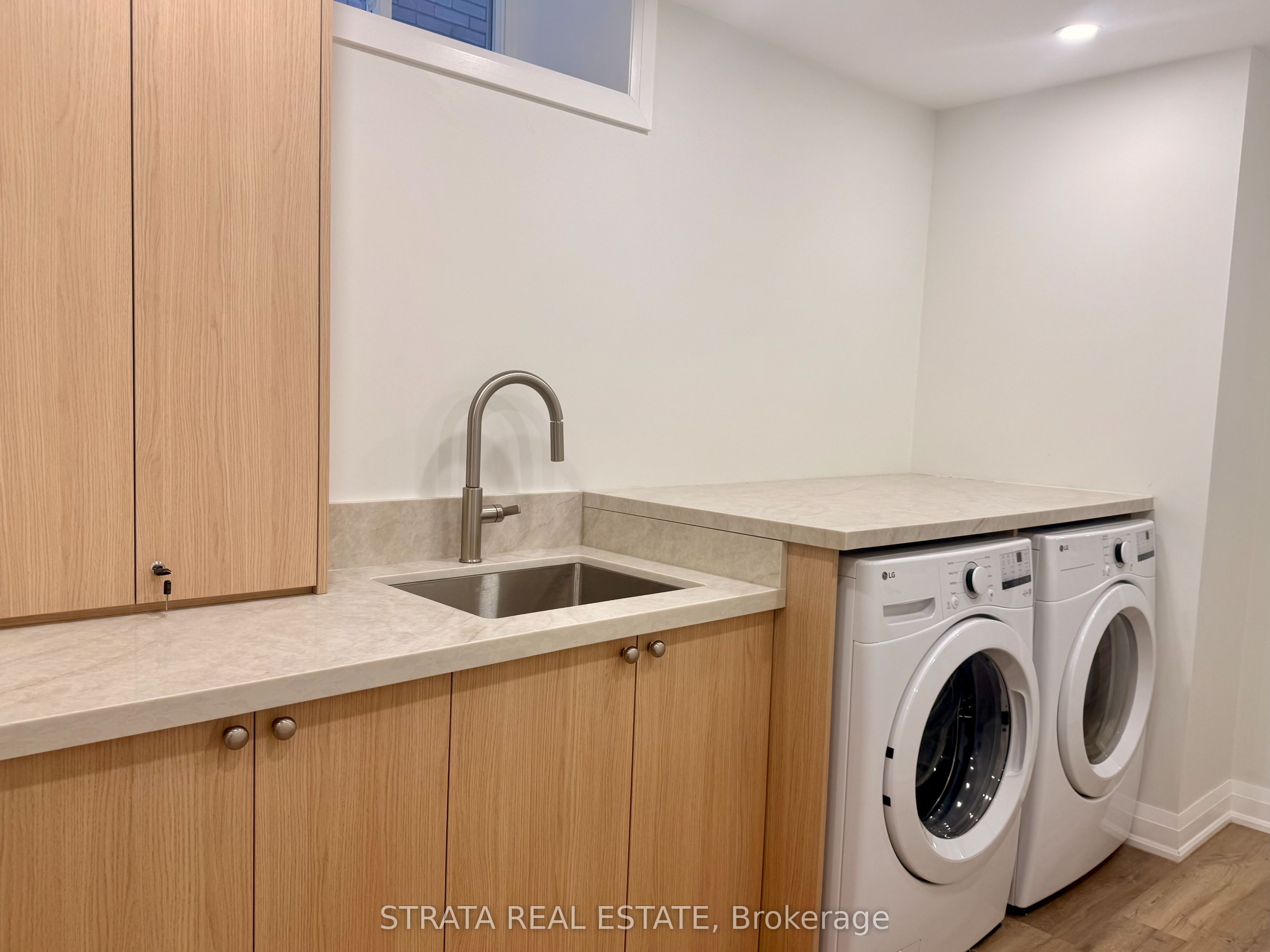 277 Kennedy Avenue, Toronto 4