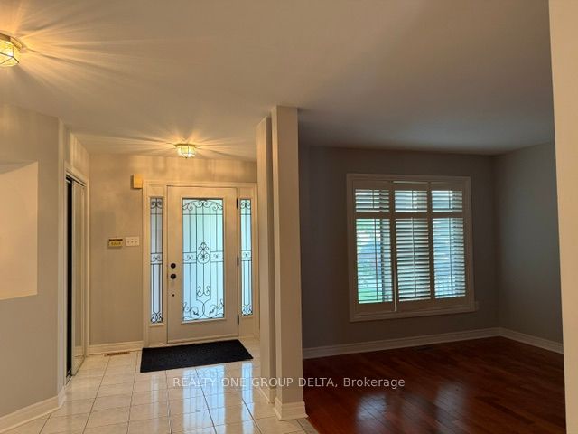 Unit Upper - 24 Arborview Crescent, Etobicoke 5