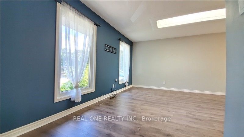 Unit upper - 133 McCraney Street, Oakville 3